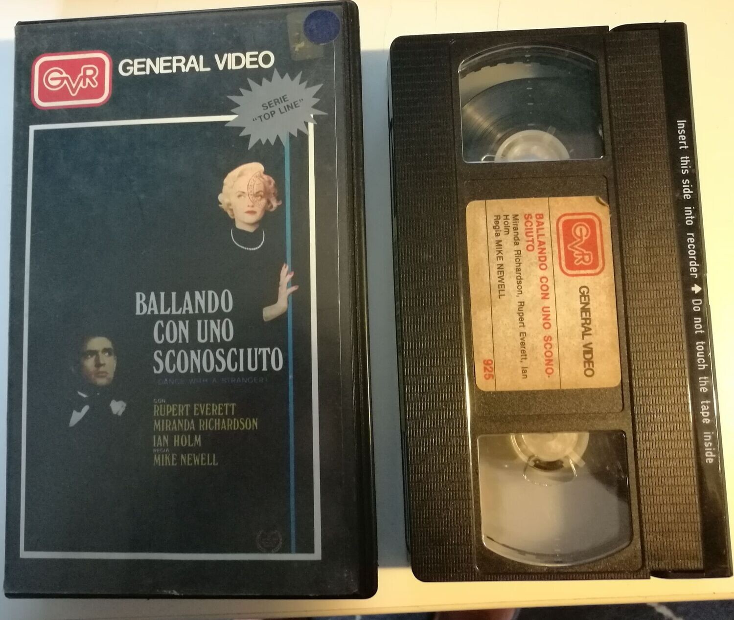 TeknoFilm - VHS – BALLANDO CON UNO SCONOSCIUTO di Mike Newell (1985) - GENERAL VIDEO