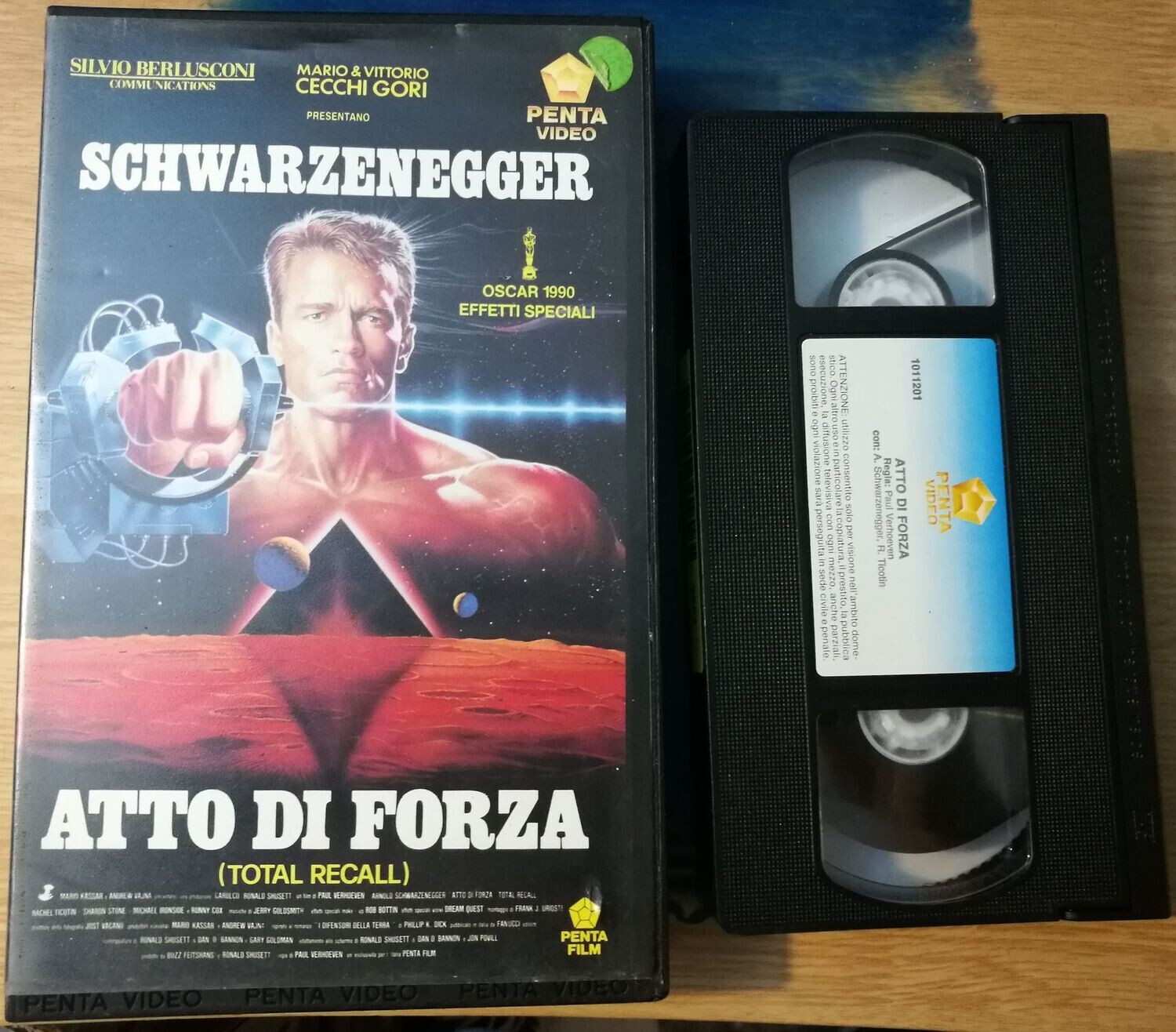 TeknoFilm - VHS – ATTO DI FORZA di Paul Verhoeven (1990) - PENTA VIDEO