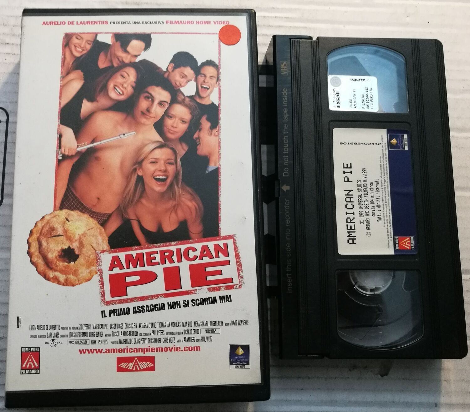 TeknoFilm - VHS – AMERICAN PIE - IL PRIMO ASSAGGIO NON SI SCORDA MAI di Paul Weitz (1999) - FILMAURO