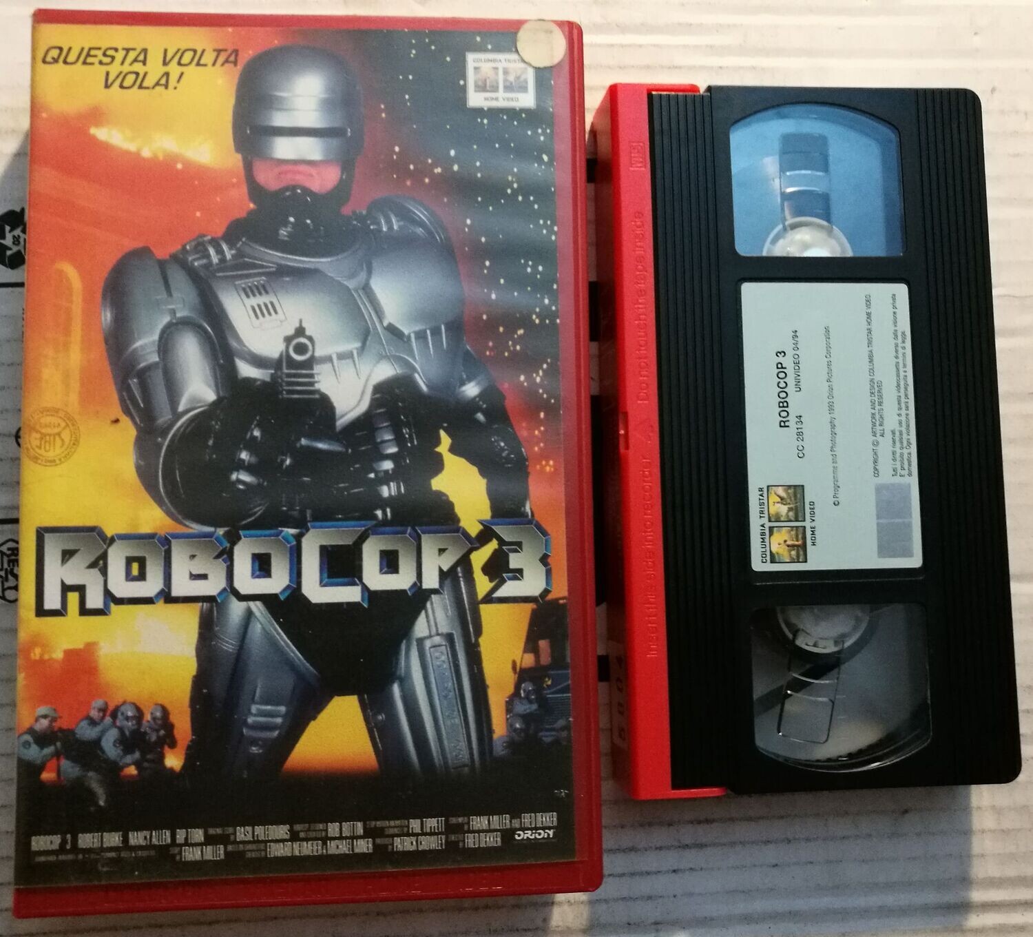 TeknoFilm - VHS – ROBOCOP 3 di Fred Dekker (1993) - COLUMBIA TRISTAR