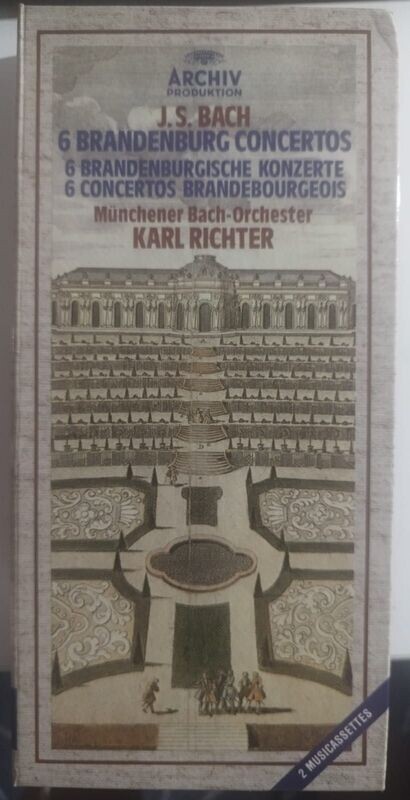 TeknoFilm - Box Cartonato 2 Musicassette (MC) + Booklet 24 pag. - J. S. BACH - 6 BRANDENBURG CONCERTOS (Munchener Orchestrer Dir. K. Richter) (1967) - ARCHIV PRODUCTION TeknoFilm - Box Cartonato 2 Musicassette (MC) + Booklet 24 pag. - J. S. BACH - 6 BRANDENBURG CONCERTOS (Munchener Orchestrer Dir. K. Richter) (1967) - ARCHIV PRODUCTION