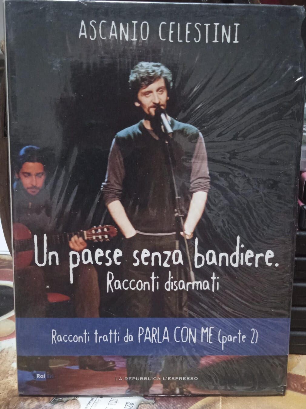 TeknoFilm - -DVD – Ascanio Celestini - UN PAESE SENZA BANDIERE (Racconti disarmati) 2012 - REPUBBLICA/L'ESPRESSO