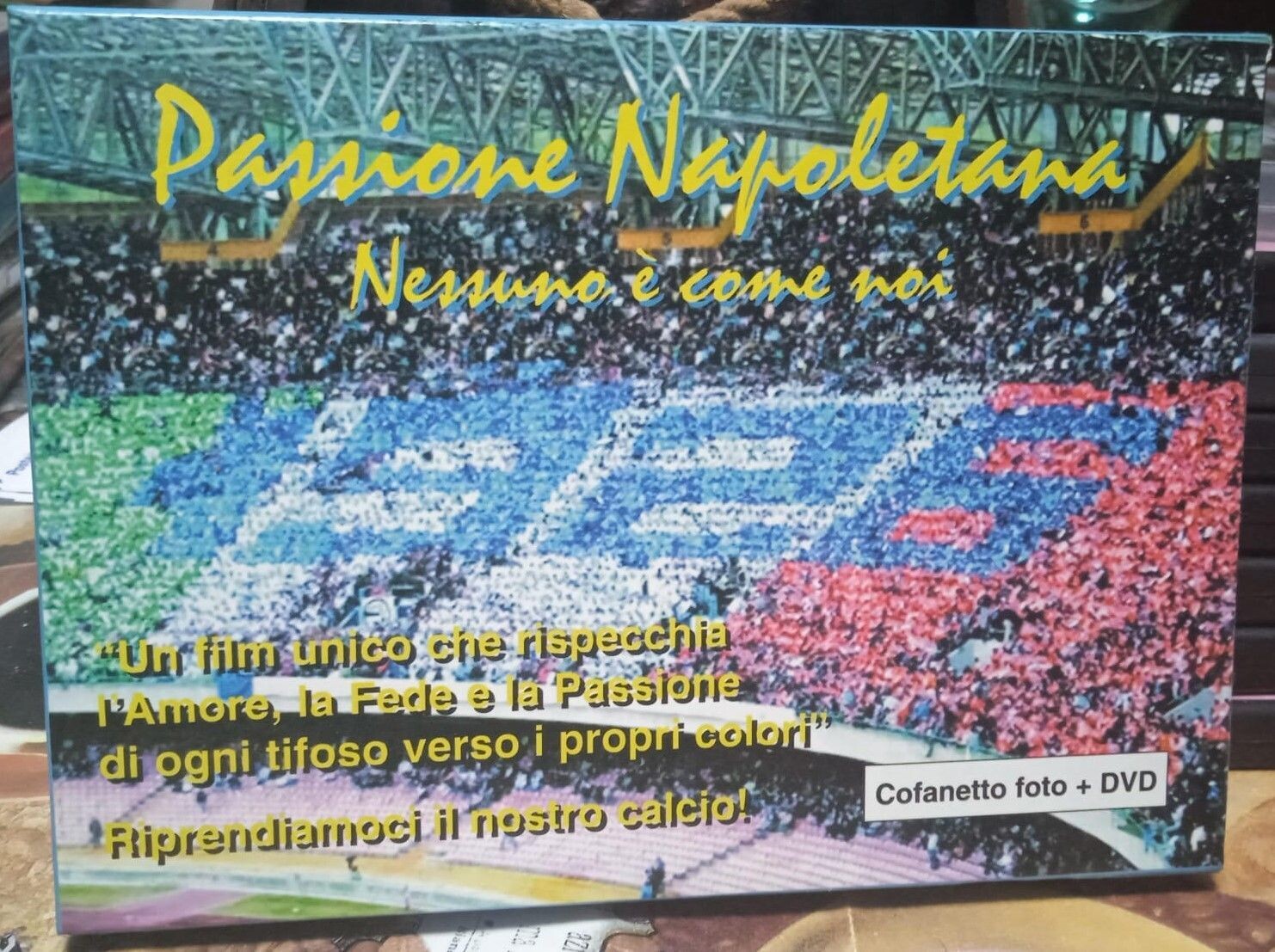 TeknoFilm - Box DVD + Foto – PASSIONE NAPOLETANA - NESSUNO COME NOI (S.S.C. Napoli) - GIRAFFA FILM