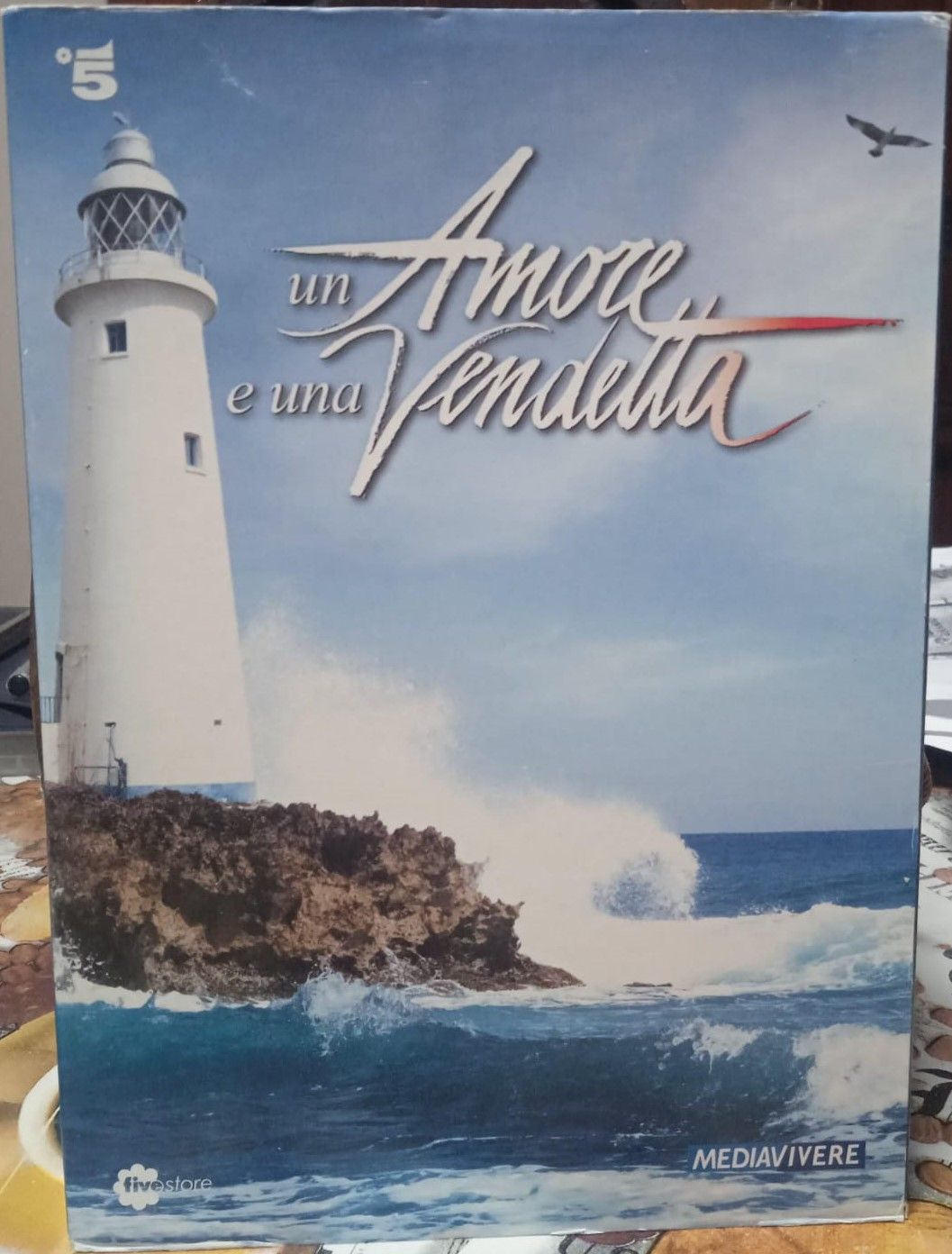 TeknoFilm - Box 4 DVD (Opera completa 8 Episodi) – UN AMORE E UNA VENDETTA di Raffaele Mertes e Daniele Falleri (2011) - FIVE STORE