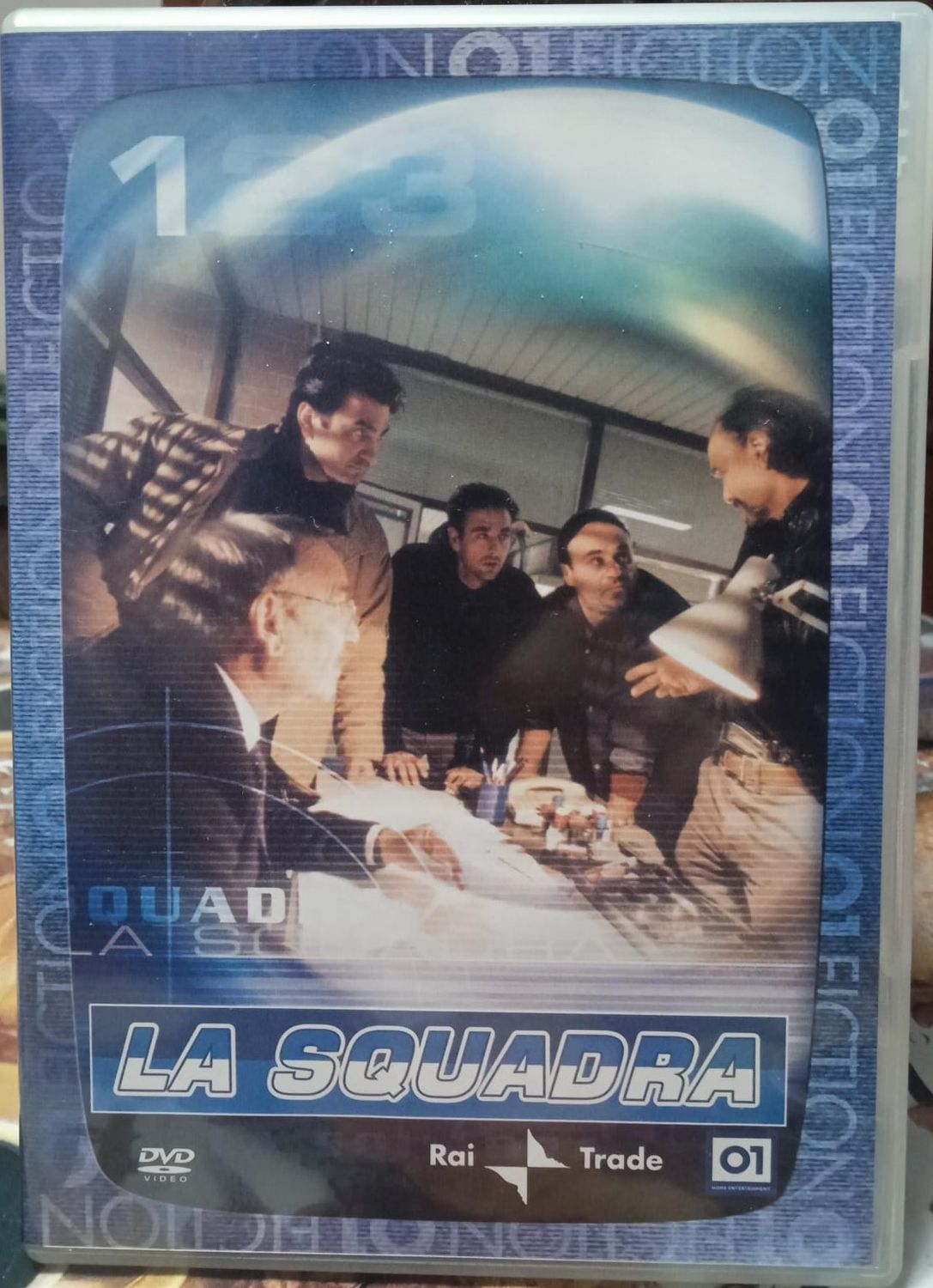 TeknoFilm - DVD - LA SQUADRA Stagione 1 Episodio 1 di A.A.V.V. (2000) - 01 DISTRIBUTION