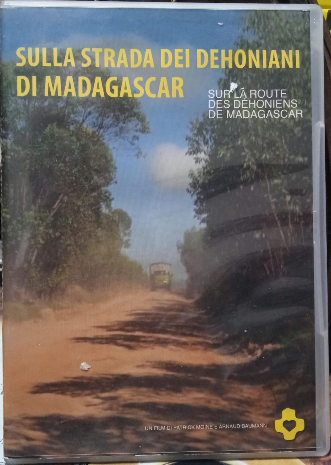 TeknoFilm - DVD (Versione slim) –  SULLA STRADA DEI DEHONIANI DI MADAGASCAR di Patrick Moine e Arnaud Baumann (2016) - PRETI DEL SACRO CUORE DI GESU'