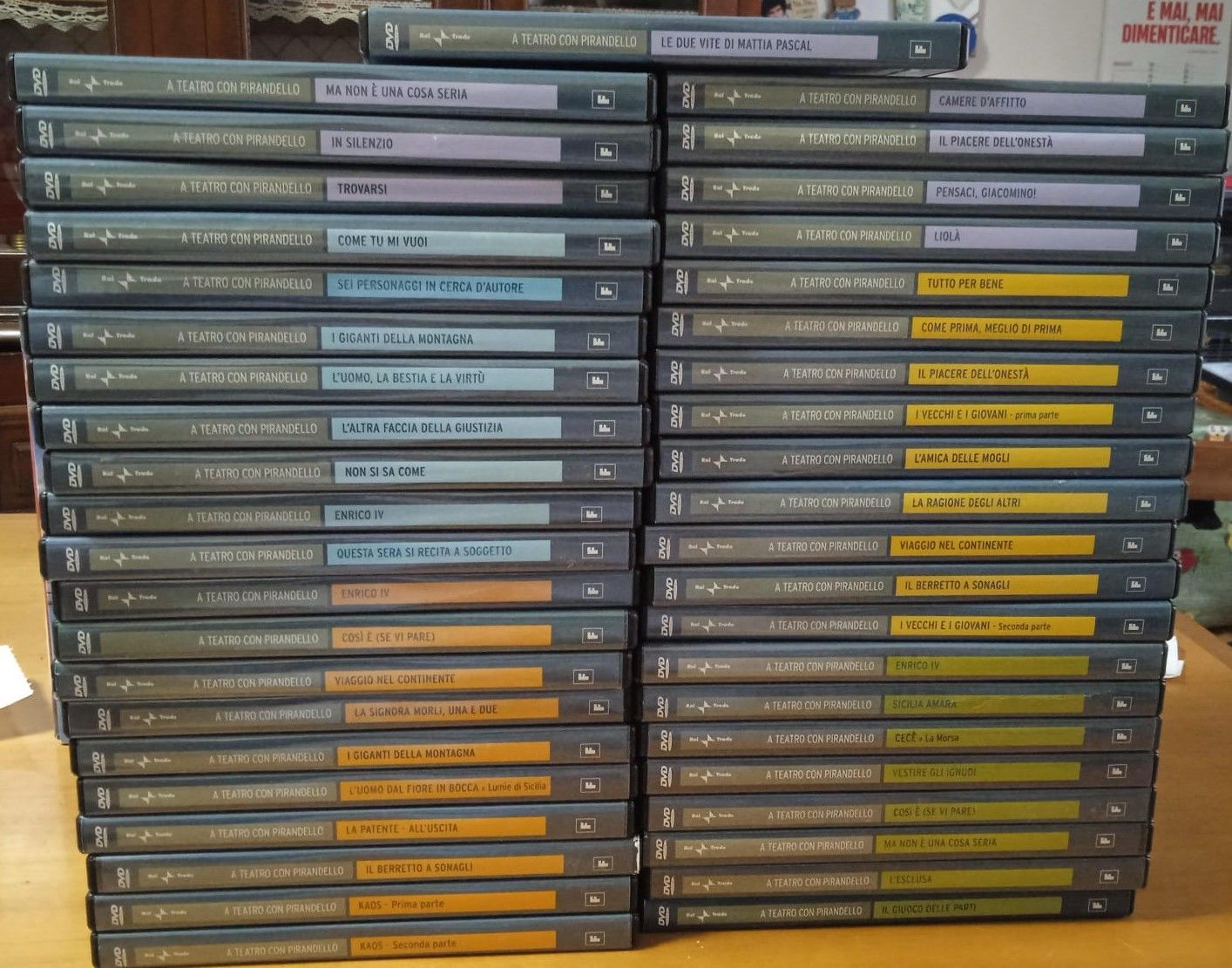 TeknoFilm - 43 DVD (Opera completa) - A TEATRO CON PIRANDELLO di A.A.V.V. (2007) - HOBBY & WORK