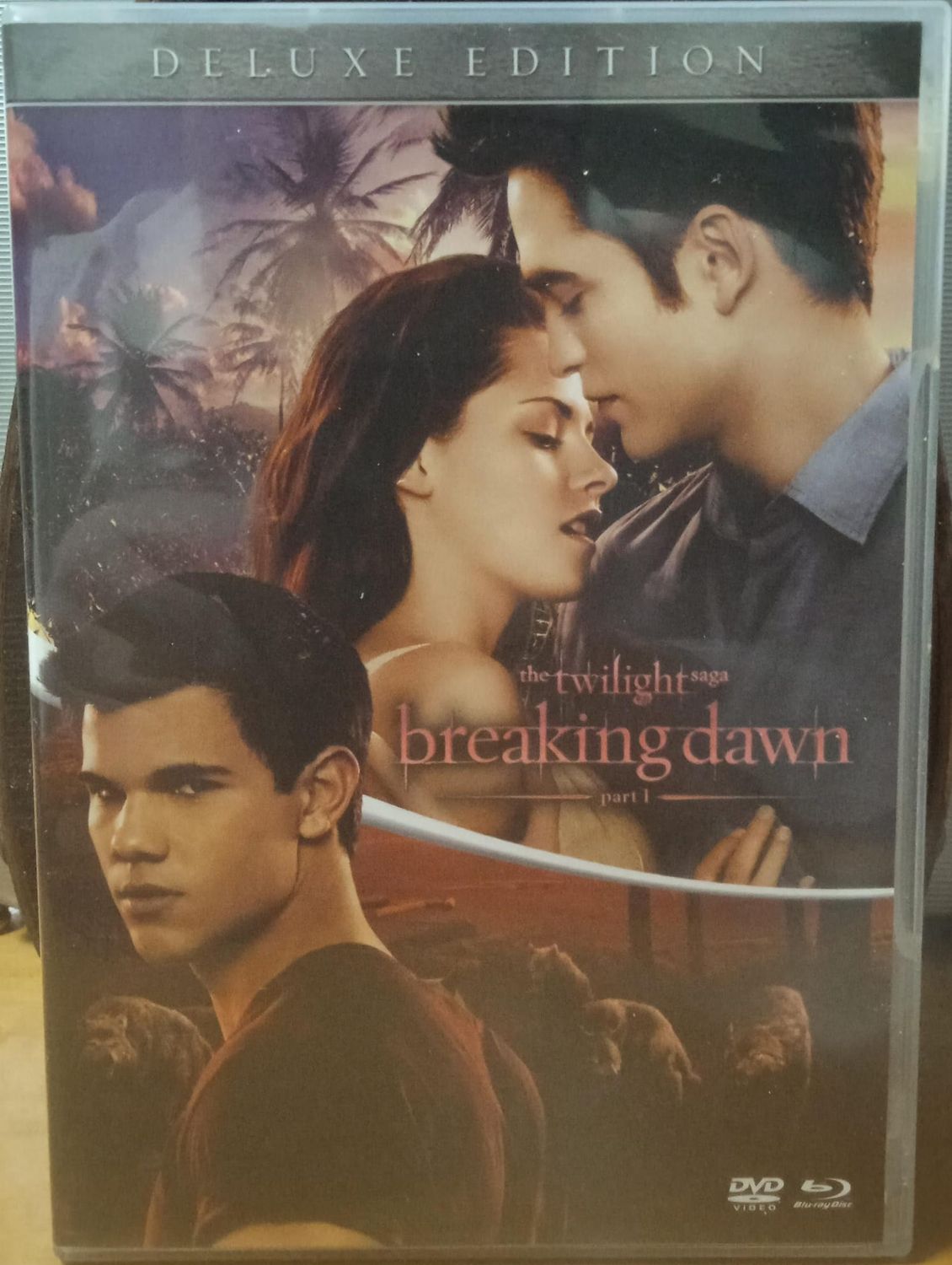 TeknoFilm - 2 DVD + 1 BluRay DELUXE EDITION (Senza scatola esterna) – THE TWILIGHT SAGA - BREAKING DAWN Part 01 di Bill Condon (2011) - EAGLE