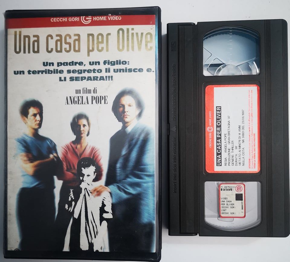 TeknoFilm - VHS (Copertina tagliata) – UNA CASA PER OLIVER di Angela Pope (1995) - CECCHI GORI HOME VIDEO (INEDITO IN DVD)