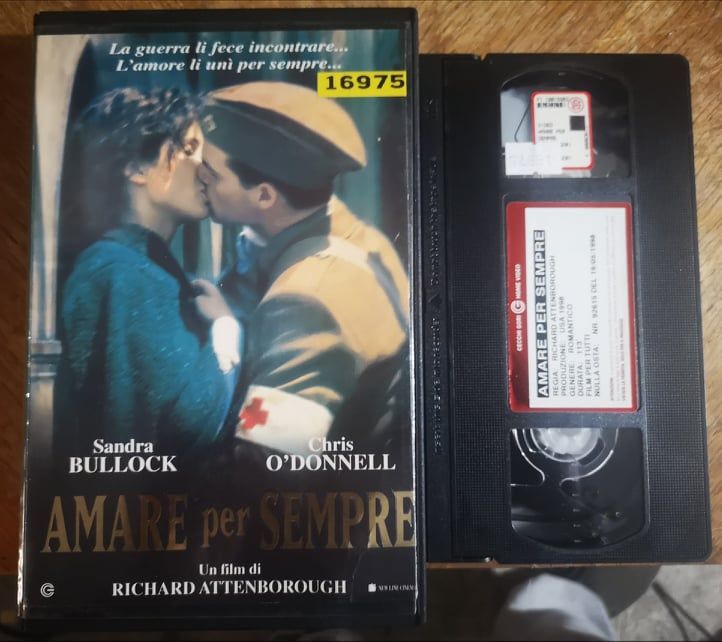 TeknoFilm - VHS (Copertina tagliata) – AMARE PER SEMPRE di Richard Attenborough (1996) - CECCHI GORI HOME VIDEO (INEDITO IN DVD)