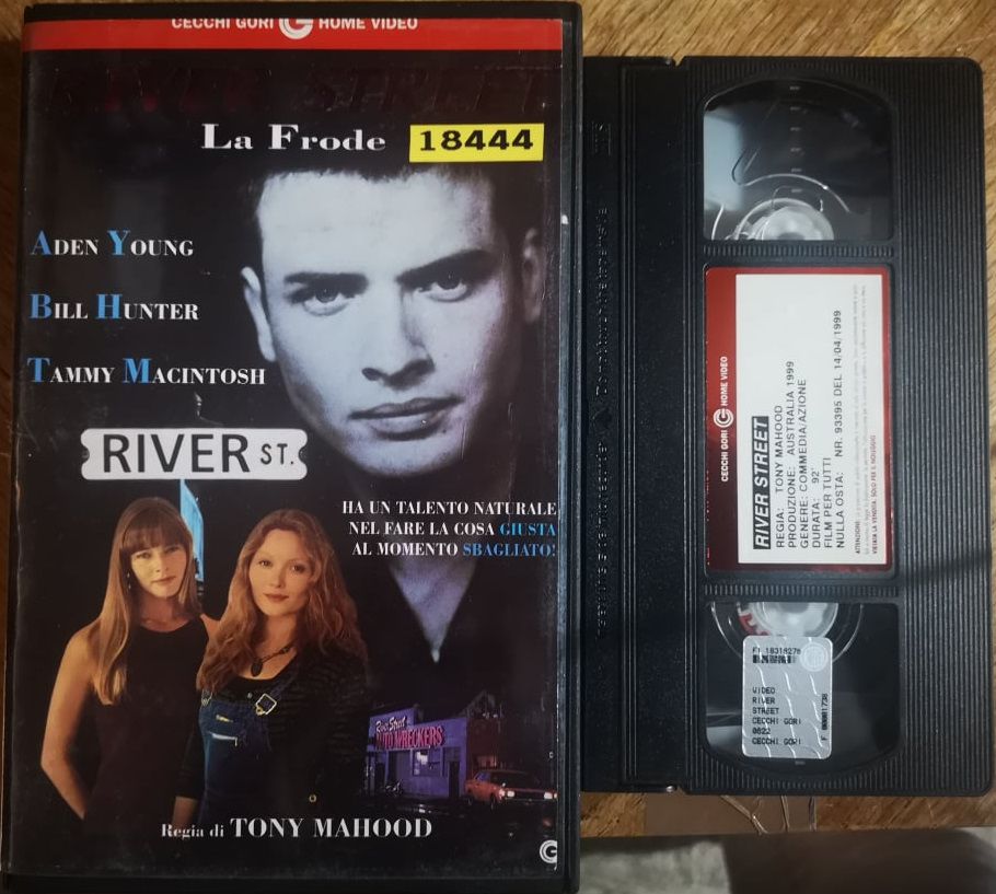 TeknoFilm - VHS (Copertina tagliata) – RIVER STREET - LA FRODE di Tony Mahood (1999) - CECCHI GORI HOME VIDEO (INEDITO IN DVD)