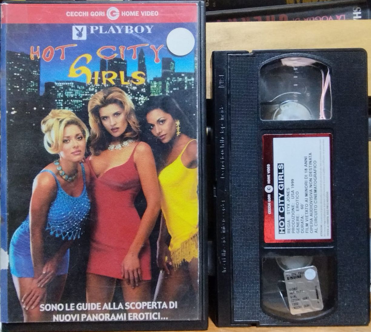 TeknoFilm - VHS (Copertina tagliata) – PLAYBOY - HOT CITY GIRLS di Styx Jones (1999) - CECCHI GORI HOME VIDEO (INEDITO IN DVD)