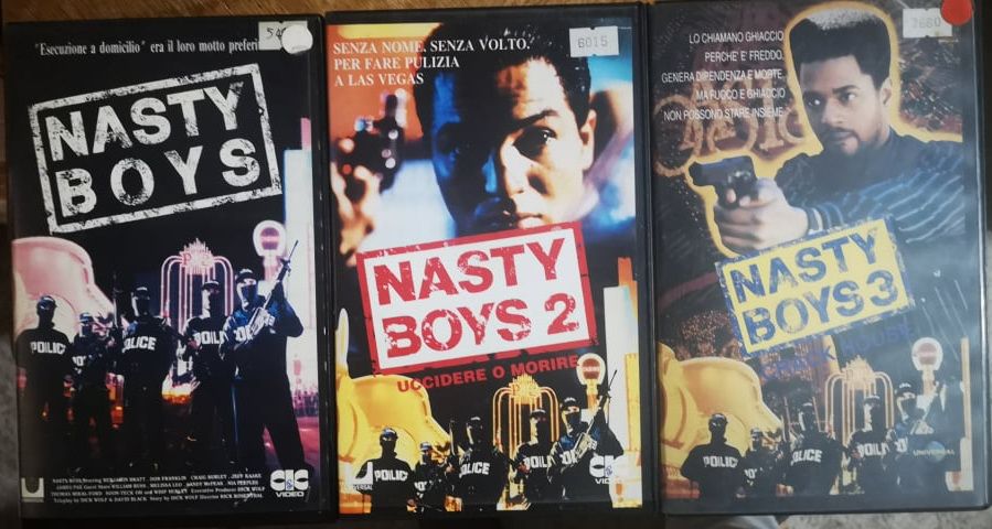 TeknoFilm - 3 VHS – NASTY BOYS 1 + NASTY BOYS 2 + NASTY BOYS 3 di R. Rosenthal, A. Lipstadt e L. Penn e Cohen R.  (1989-1990-1991) - CIC (INEDITO IN DVD)