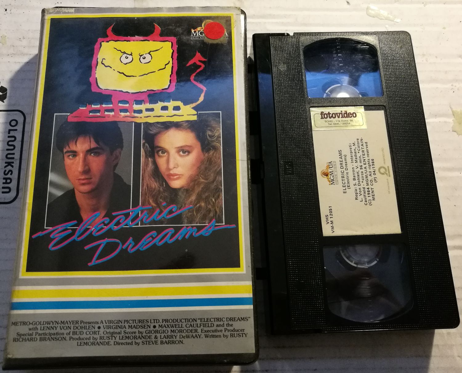 TeknoFilm - VHS - ELECTRIC DREAMS di Steve Barron (1984) - MGM TeknoFilm - VHS - ELECTRIC DREAMS di Steve Barron (1984) - MGM