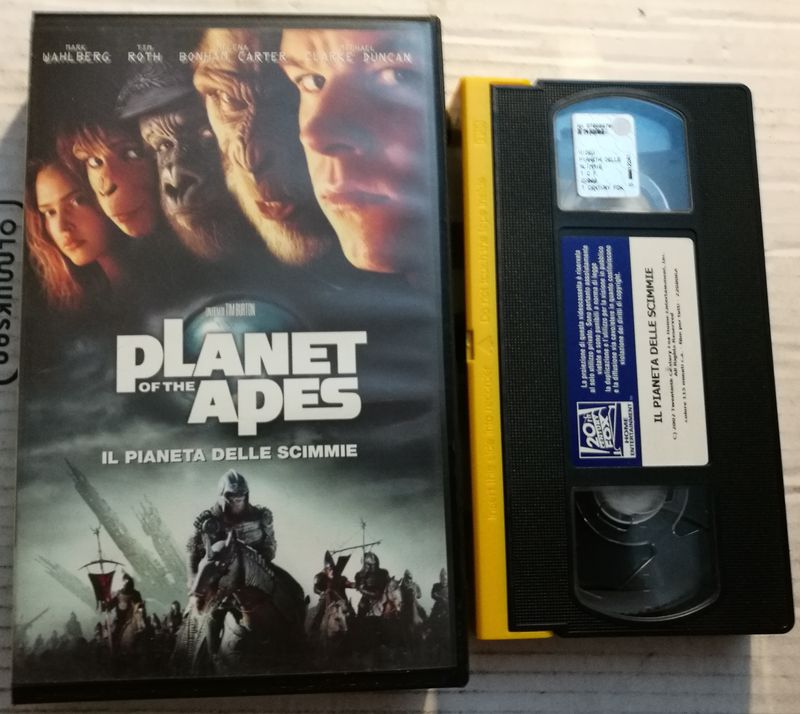 TeknoFilm – VHS – PLANET OF THE APES di Tim Burton (2001) - 20TH CENTURY FOX TeknoFilm – VHS – PLANET OF THE APES di Tim Burton (2001) - 20TH CENTURY FOX