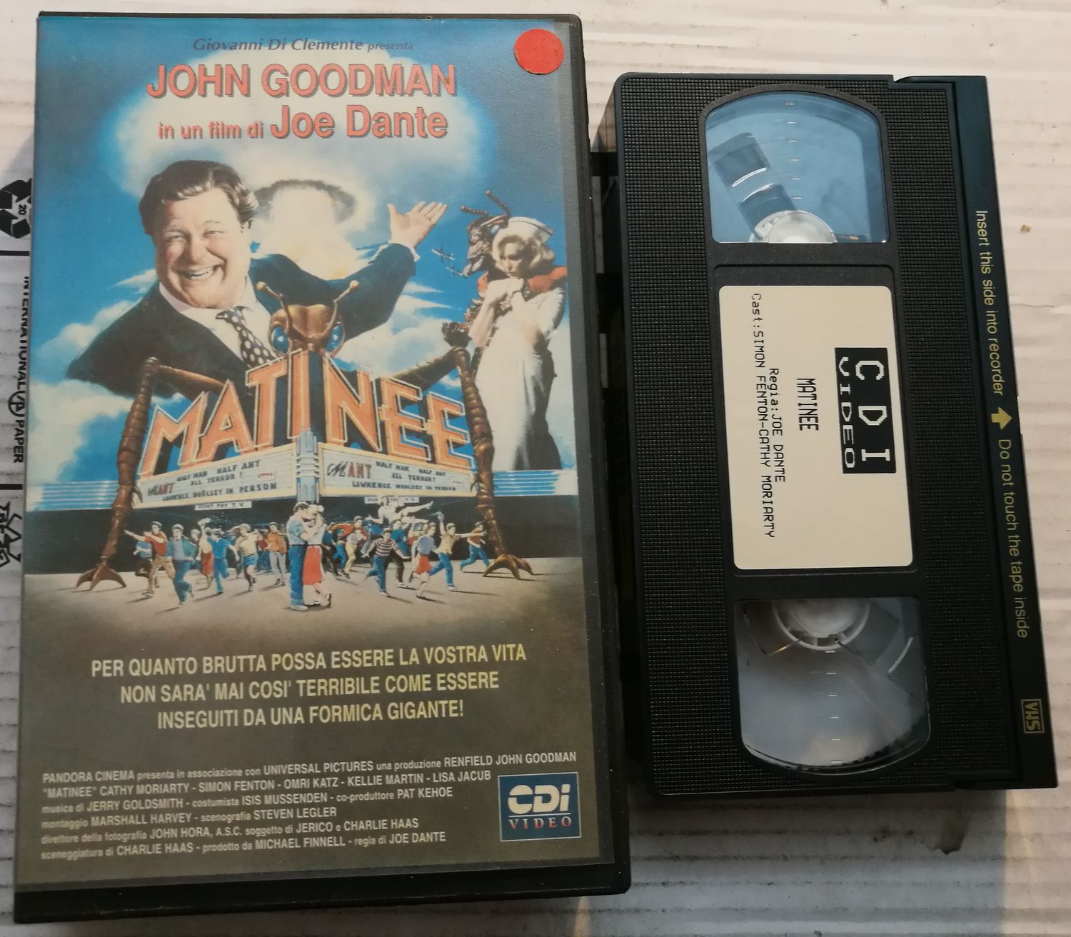 TeknoFilm - VHS – MATINEE di Joe Dante (1993) - CDI TeknoFilm - VHS – MATINEE di Joe Dante (1993) - CDI