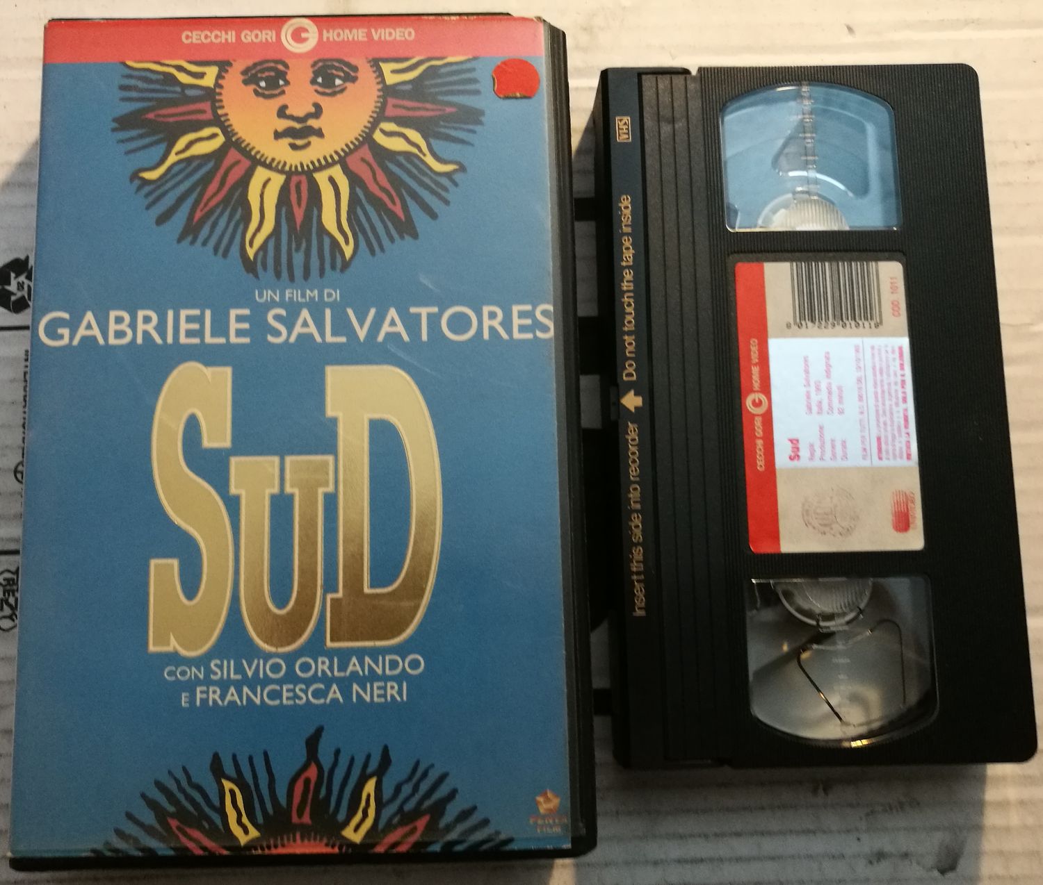 TeknoFilm - VHS – SUD di Gabriele Salvatores (1993) - CECCHI GORI HOME VIDEO TeknoFilm - VHS – SUD di Gabriele Salvatores (1993) - CECCHI GORI HOME VIDEO
