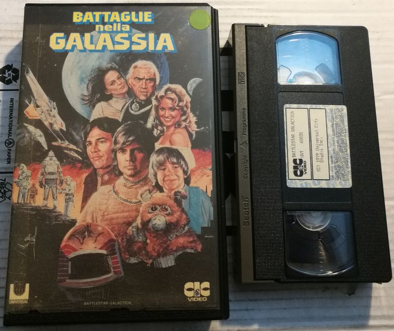 TeknoFilm - VHS – BATTAGLIE NELLA GALASSIA di Richard A. Colla (1978) - CIC TeknoFilm - VHS – BATTAGLIE NELLA GALASSIA di Richard A. Colla (1978) - CIC