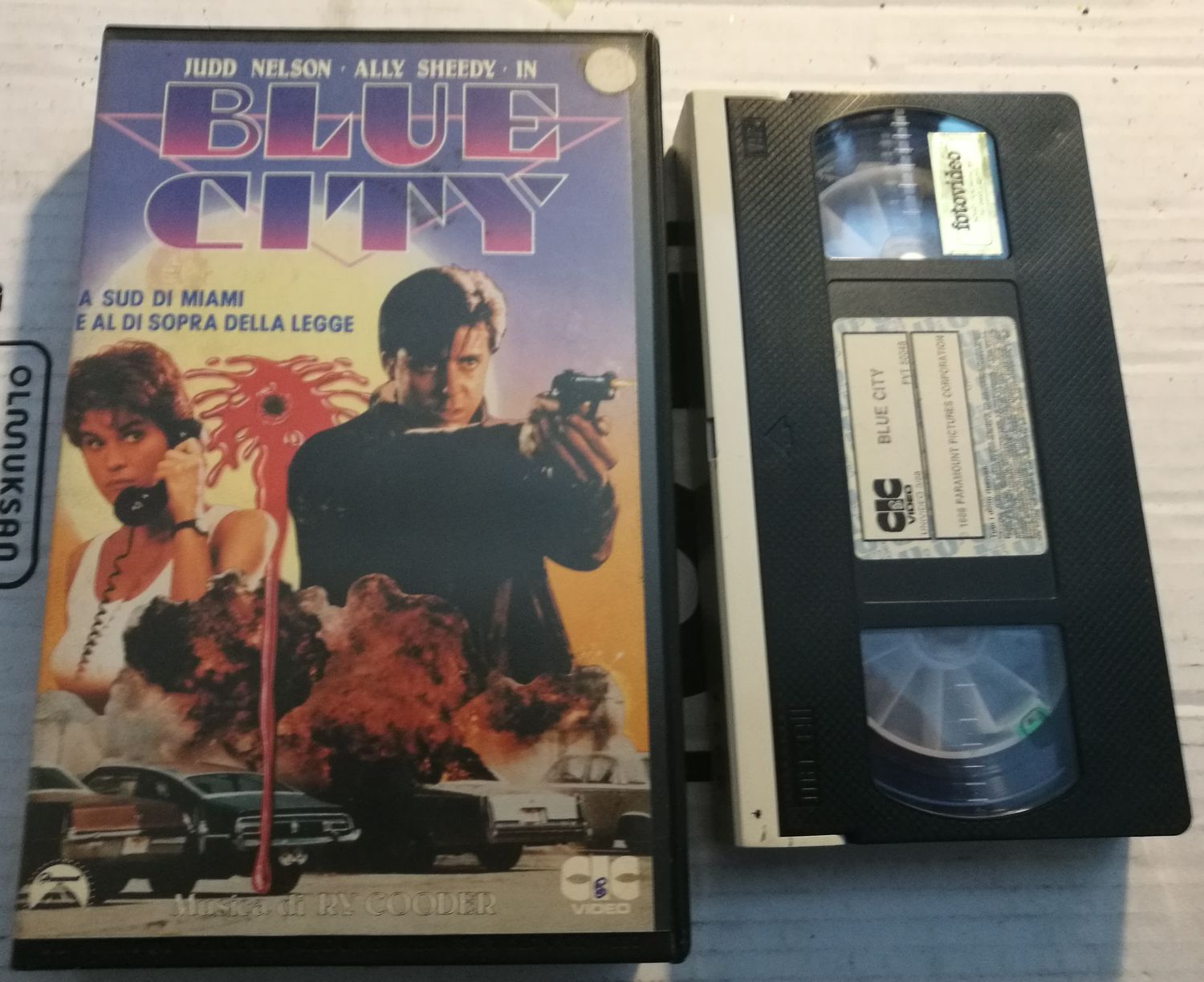 TeknoFilm - VHS – BLUE CITY di Michelle Manning (1986) - CIC (INEDITO IN DVD) TeknoFilm - VHS – BLUE CITY di Michelle Manning (1986) - CIC (INEDITO IN DVD)