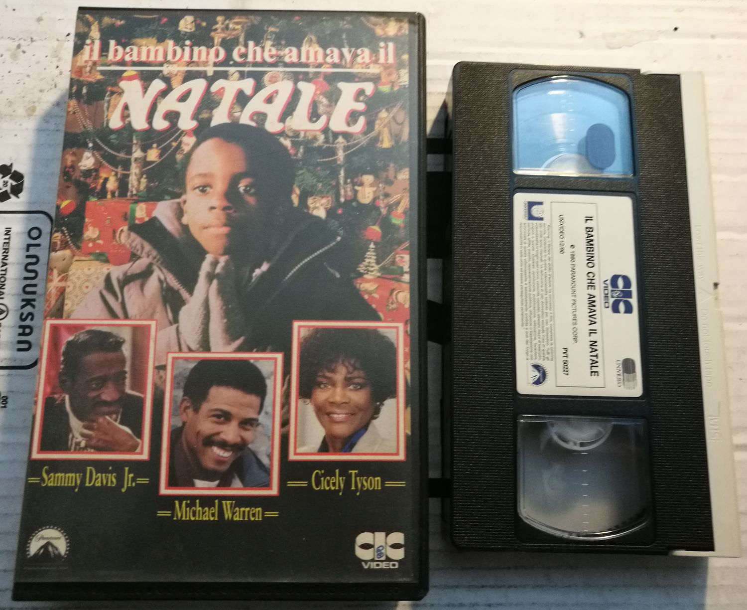 TeknoFilm - VHS – IL BAMBINO CHE AMAVA IL NATALE di Allan Seidelman (1990) - CIC (INEDITO IN DVD) TeknoFilm - VHS – IL BAMBINO CHE AMAVA IL NATALE di Allan Seidelman (1990) - CIC (INEDITO IN DVD)