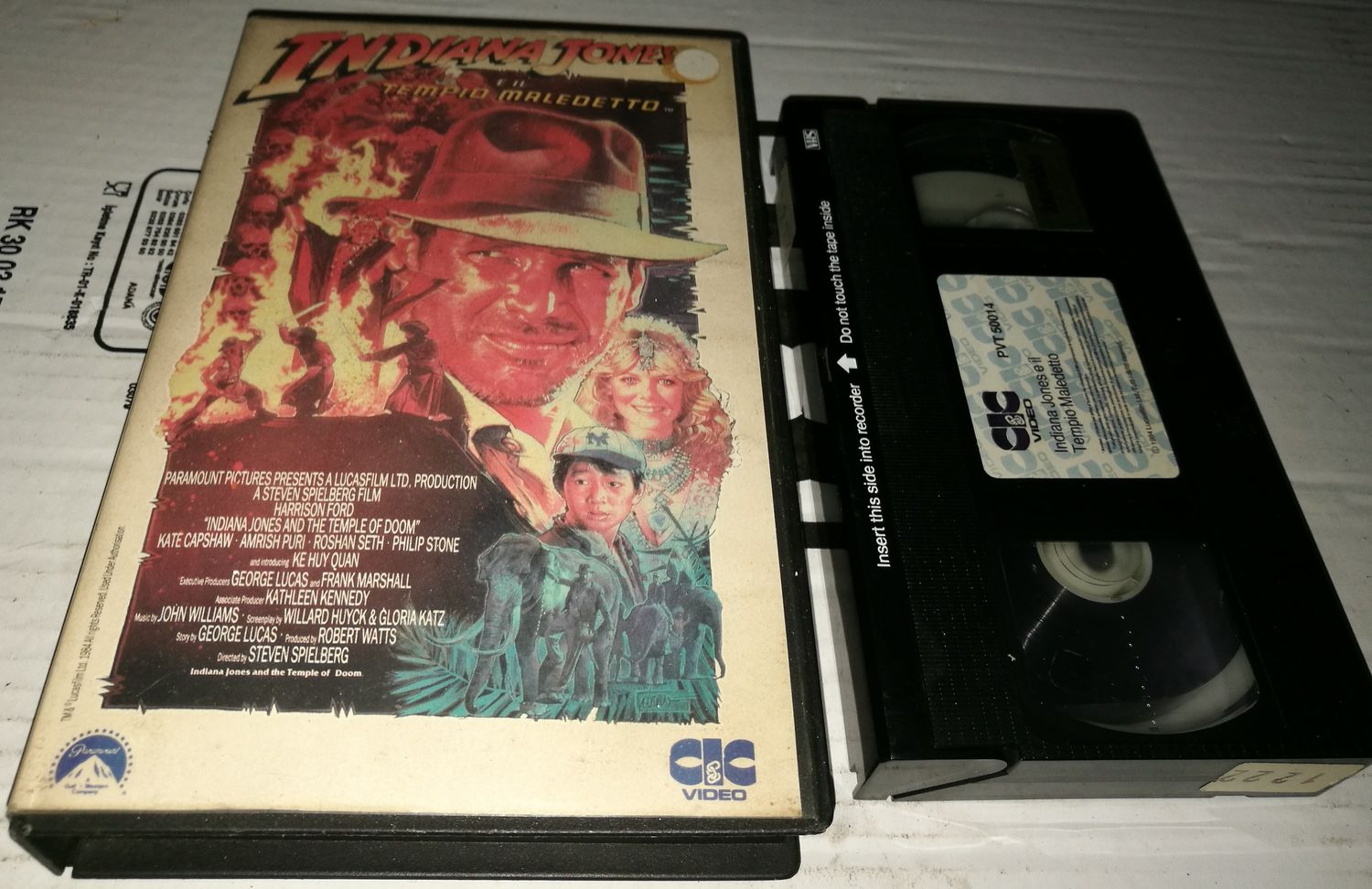 TeknoFilm - VHS – INDIANA JONES E IL TEMPIO MALEDETTO di Steven Spielberg (1984) - CIC TeknoFilm - VHS – INDIANA JONES E IL TEMPIO MALEDETTO di Steven Spielberg (1984) - CIC