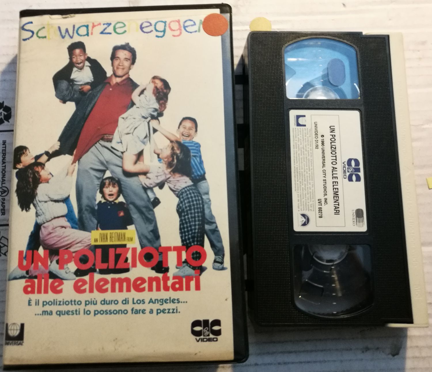 TeknoFilm - VHS – UN POLIZIOTTO ALLE ELEMENTARI di Ivan Reitman (1990) - CIC TeknoFilm - VHS – UN POLIZIOTTO ALLE ELEMENTARI di Ivan Reitman (1990) - CIC