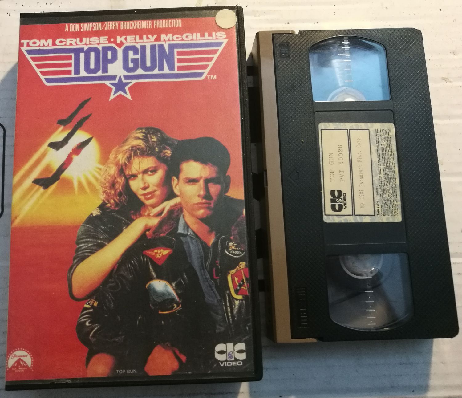 TeknoFilm - VHS – TOP GUN di Tony Scott (1986) - CIC TeknoFilm - VHS – TOP GUN di Tony Scott (1986) - CIC