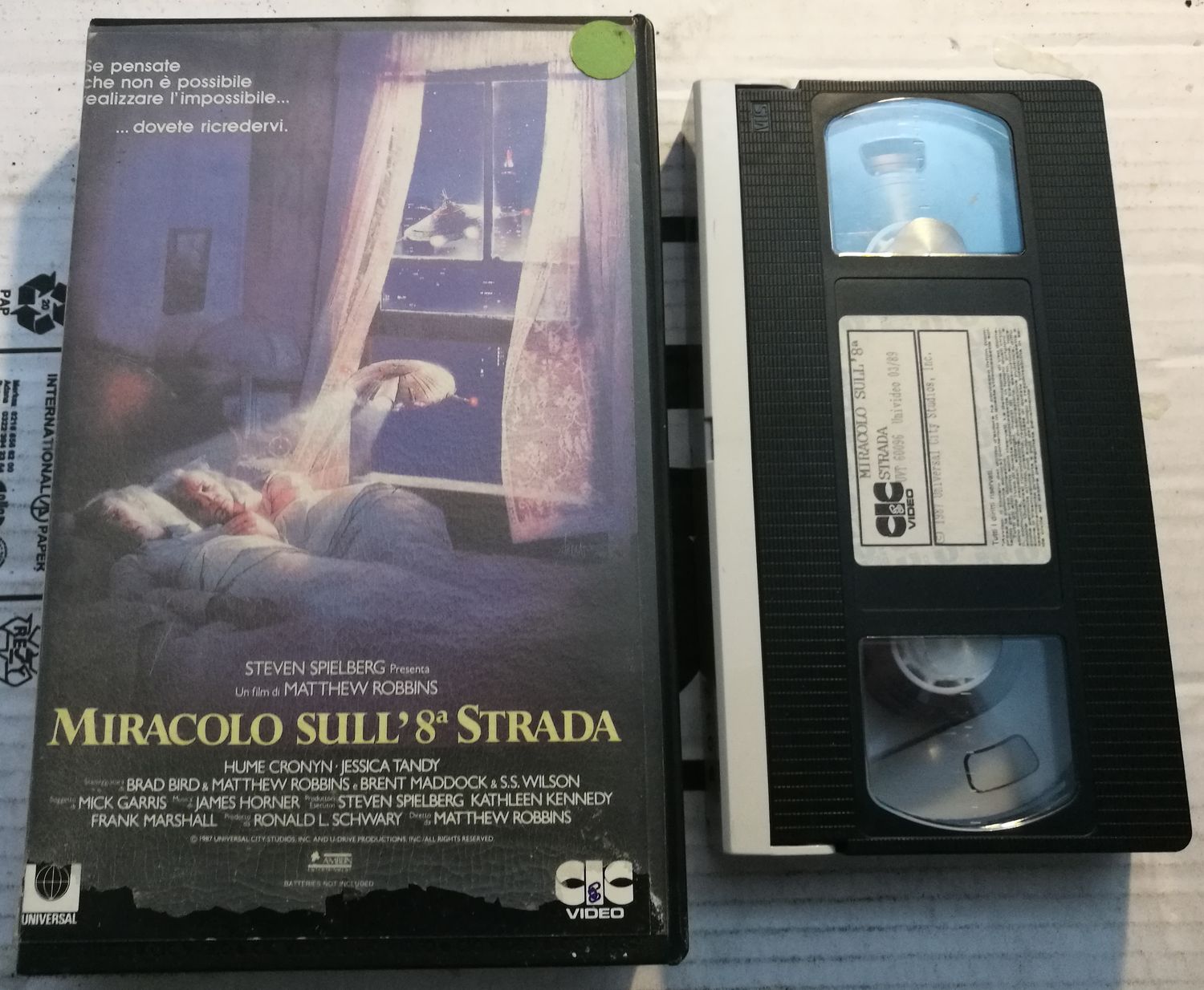 TeknoFilm - VHS – MIRACOLO SULL'8° STRADA di Matthew Robbins (1987) - CIC TeknoFilm - VHS – MIRACOLO SULL'8° STRADA di Matthew Robbins (1987) - CIC