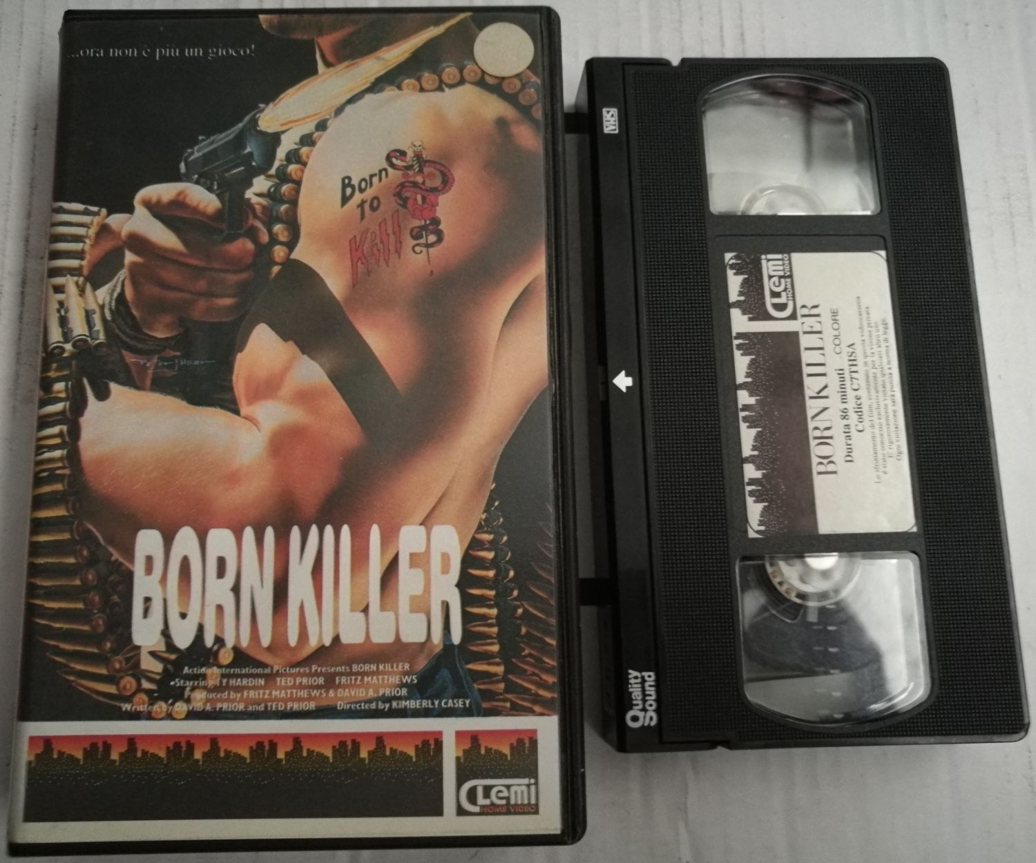 TeknoFilm - VHS – BORN KILLER di Kimberly Casey (1989) - CLEMI (INEDITO IN DVD) TeknoFilm - VHS – BORN KILLER di Kimberly Casey (1989) - CLEMI (INEDITO IN DVD)