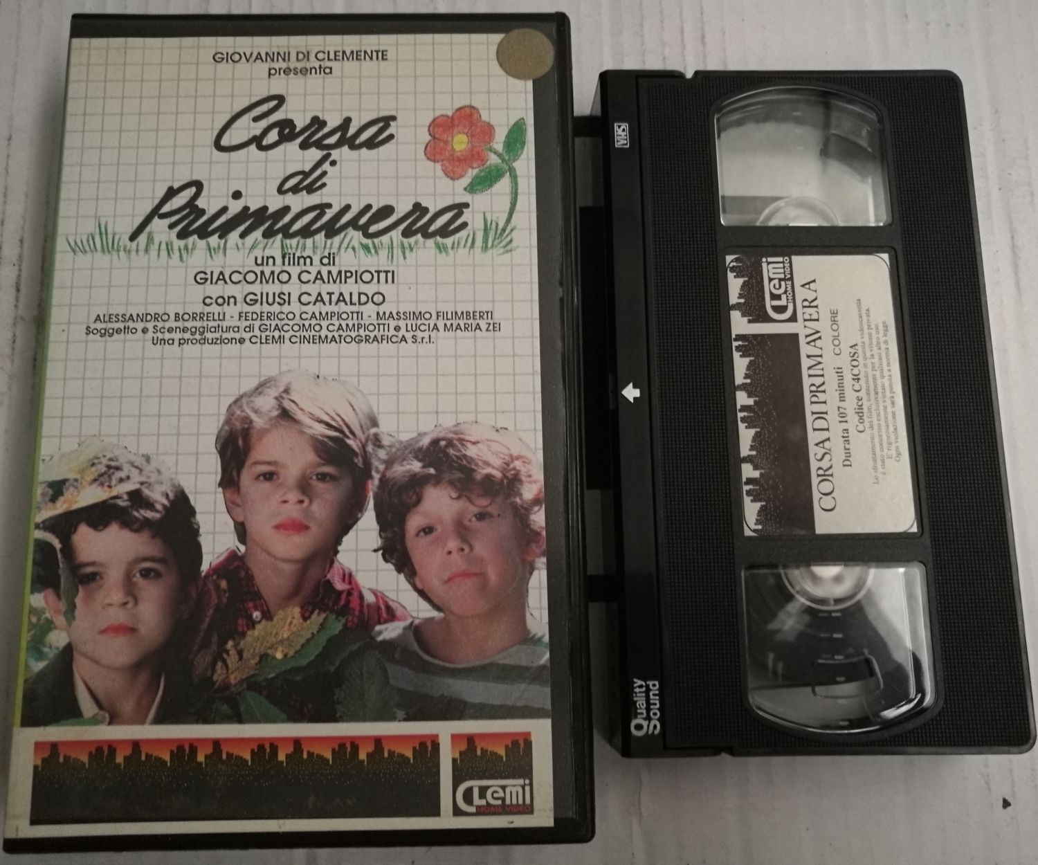 TeknoFilm - VHS – CORSA DI PRIMAVERA di Giacomo Campiotti (1989) - CLEMI (INEDITO IN DVD) TeknoFilm - VHS – CORSA DI PRIMAVERA di Giacomo Campiotti (1989) - CLEMI (INEDITO IN DVD)