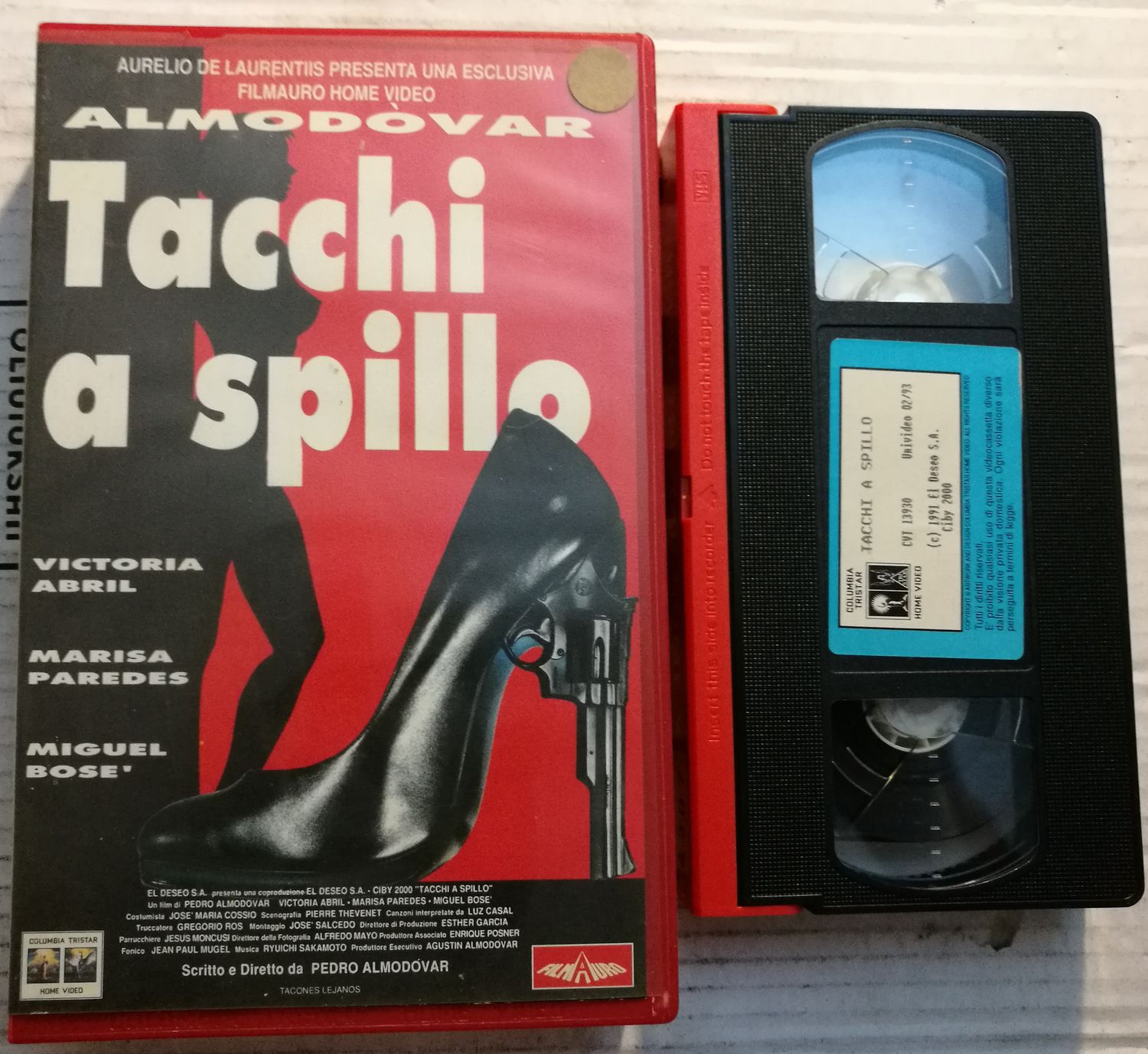 TeknoFilm - VHS – TACCHI A SPILLO di Pedro Almodovar (1991) - COLUMBIA TRISTAR TeknoFilm - VHS – TACCHI A SPILLO di Pedro Almodovar (1991) - COLUMBIA TRISTAR