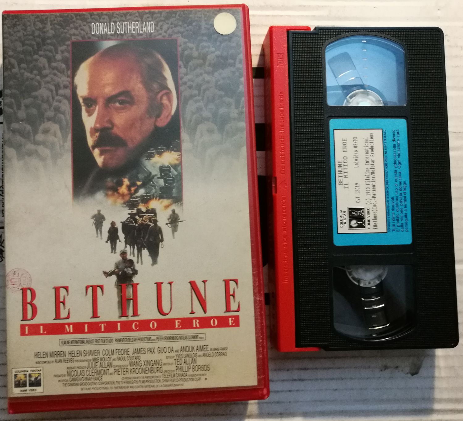 TeknoFilm - VHS – BETHUNE - IL MITICO EROE di Phillip Borsos (1990) - COLUMBIA TRISTAR (INEDITO IN DVD) TeknoFilm - VHS – BETHUNE - IL MITICO EROE di Phillip Borsos (1990) - COLUMBIA TRISTAR (INEDITO IN DVD)