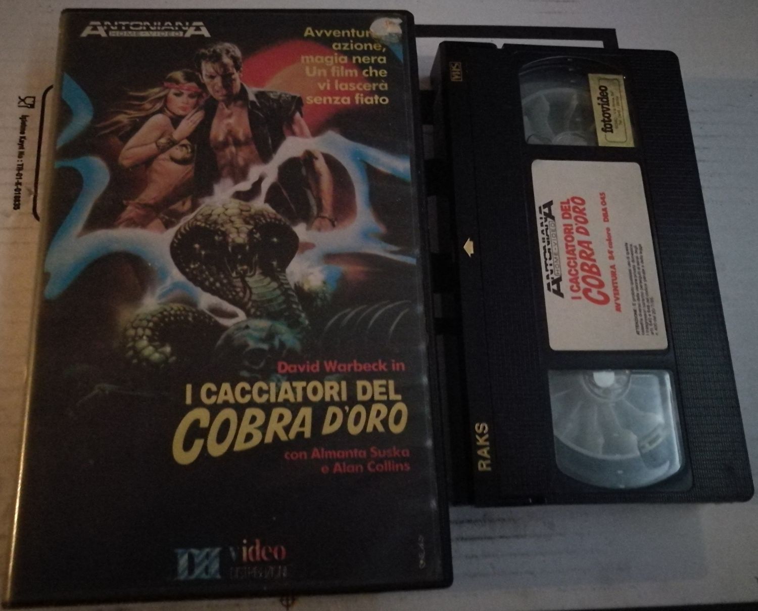 TeknoFilm - VHS – I CACCIATORI DEL COBRA D'ORO di Antonio Margheriti (1981) - DB VIDEO (INEDITO IN DVD) TeknoFilm - VHS – I CACCIATORI DEL COBRA D'ORO di Antonio Margheriti (1981) - DB VIDEO (INEDITO IN DVD)