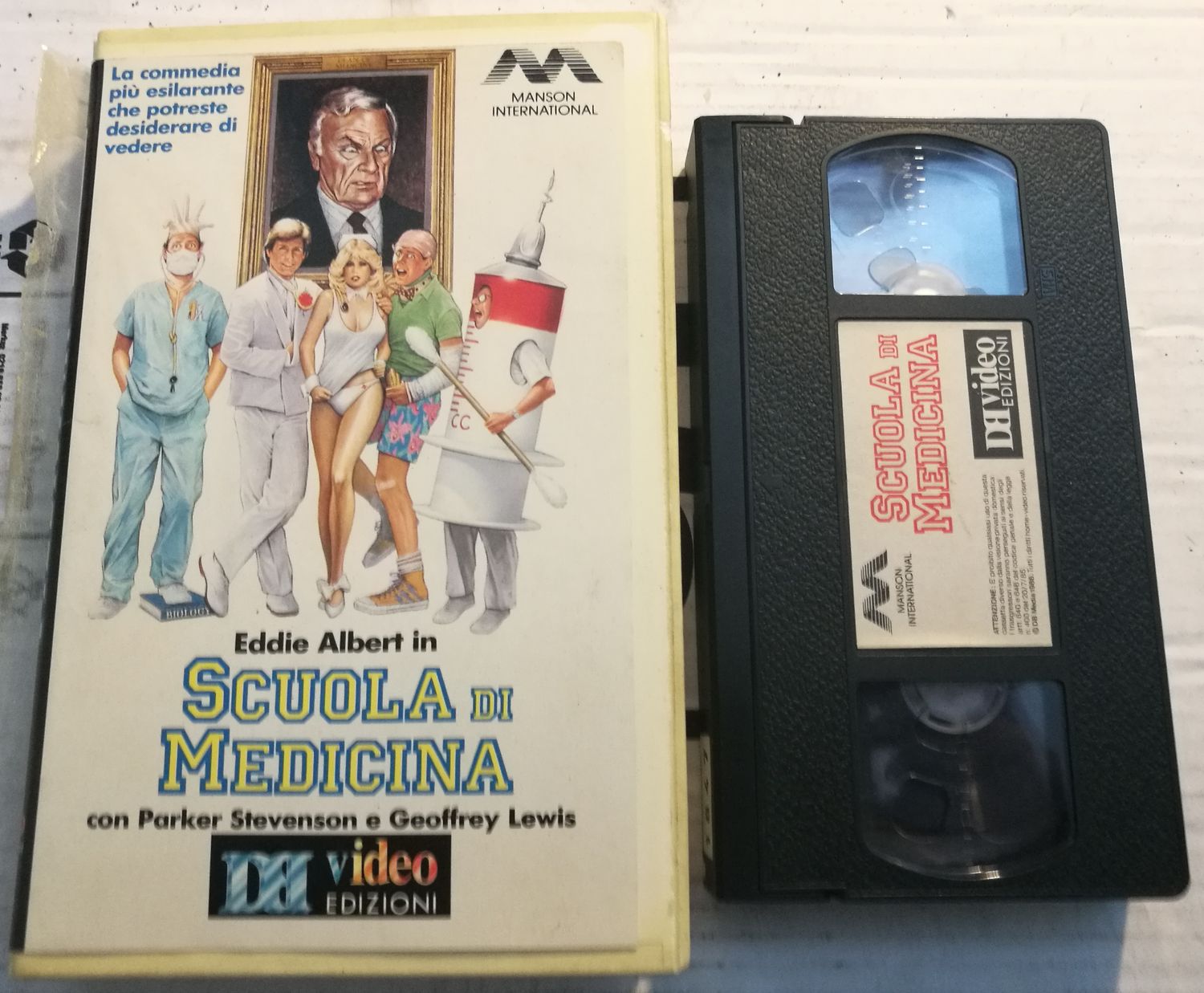 TeknoFilm - VHS – SCUOLA DI MEDICINA di Alan Smithee (1985) - DB VIDEO (INEDITO IN DVD) TeknoFilm - VHS – SCUOLA DI MEDICINA di Alan Smithee (1985) - DB VIDEO (INEDITO IN DVD)