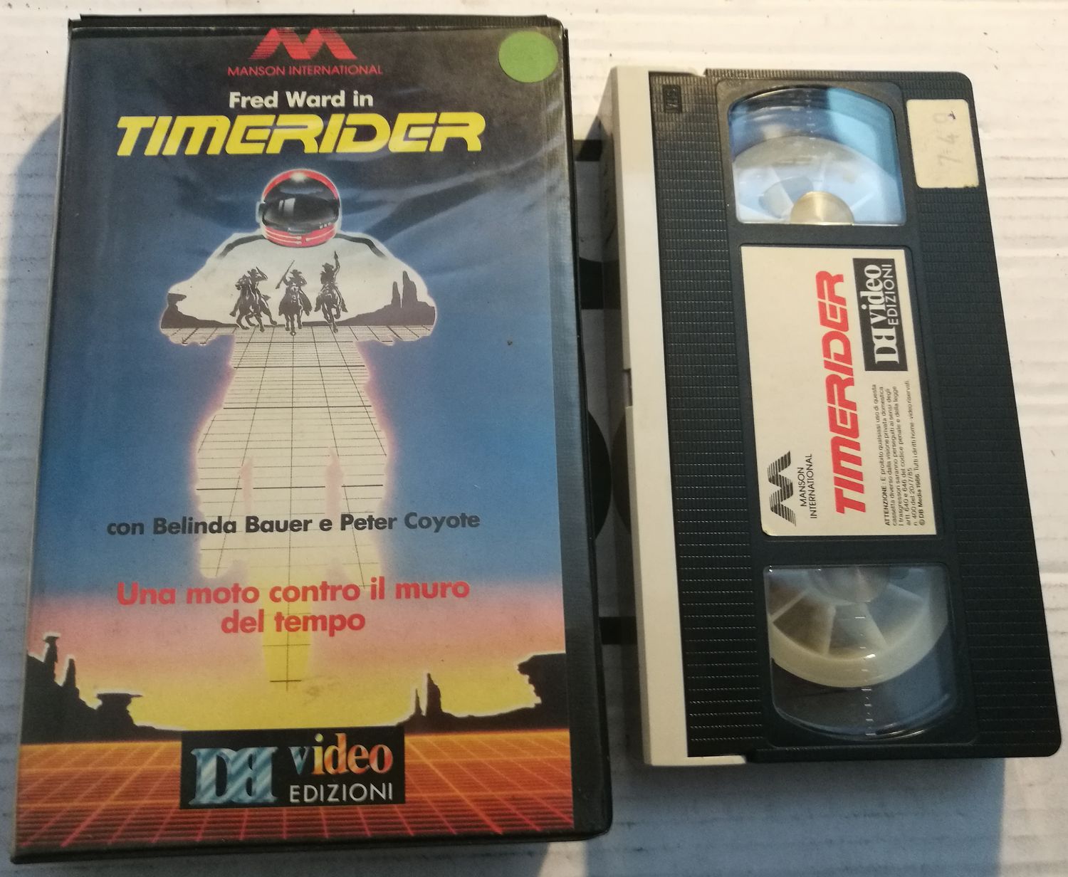 TeknoFilm - VHS – TIMERIDER - UNA MOTO CONTRO IL MURO DEL TEMPO di William Dear (1982) - DB VIDEO (INEDITO IN DVD) TeknoFilm - VHS – TIMERIDER - UNA MOTO CONTRO IL MURO DEL TEMPO di William Dear (1982) - DB VIDEO (INEDITO IN DVD)