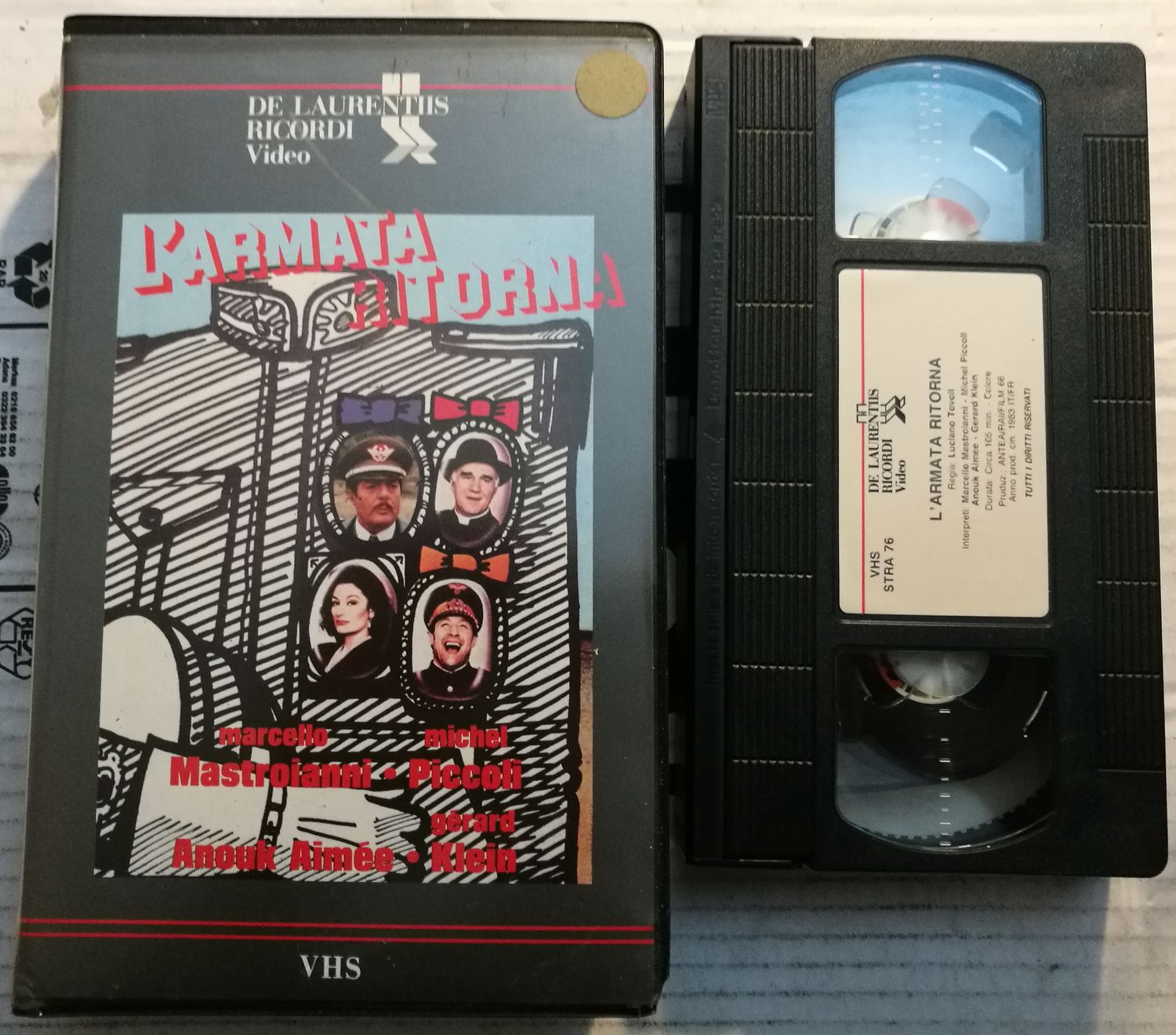 TeknoFilm - VHS – L'ARMATA RITORNA di Luciano Tovoli (1982) - DeLaurentis/RICORDI TeknoFilm - VHS – L'ARMATA RITORNA di Luciano Tovoli (1982) - DeLaurentis/RICORDI