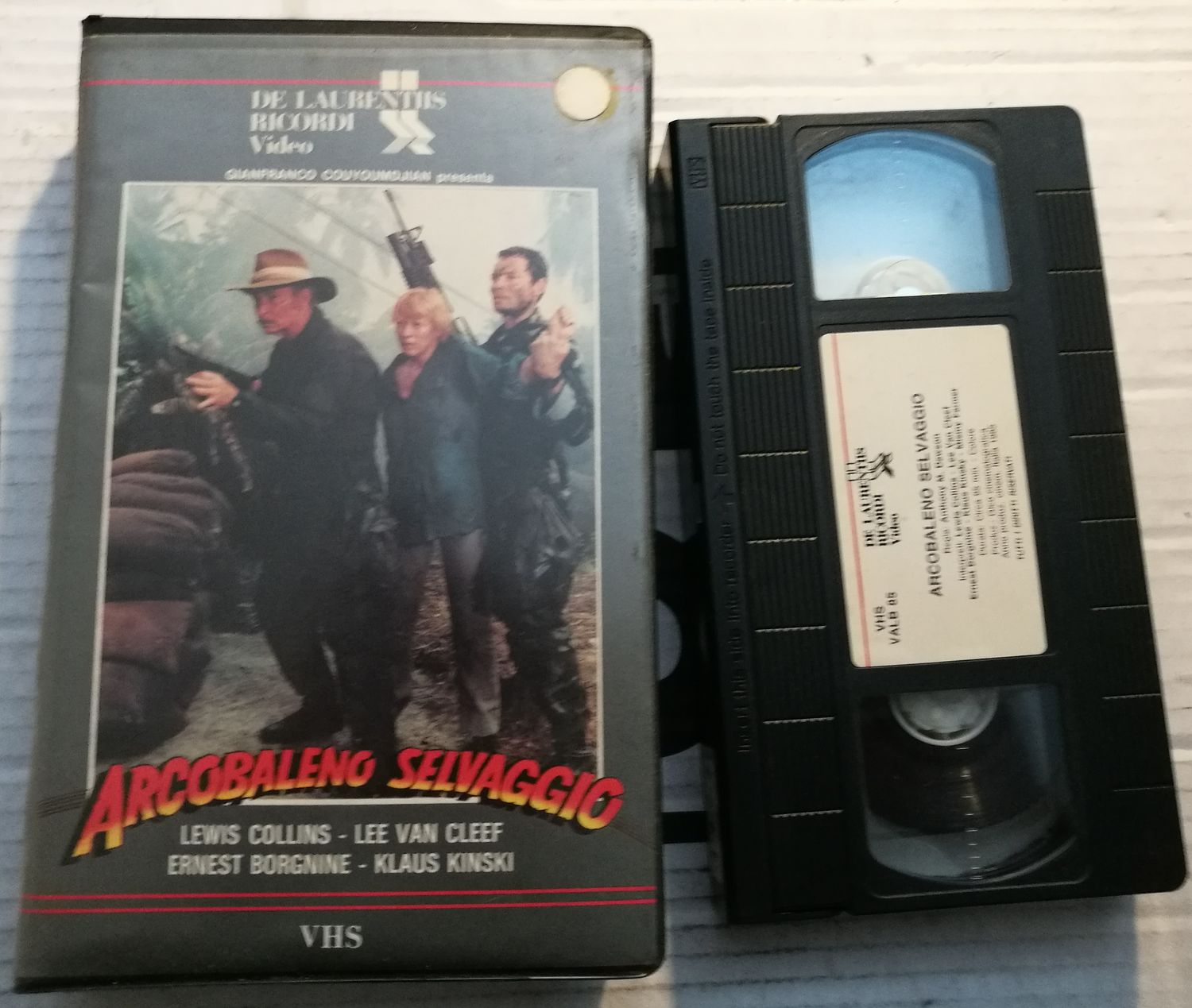 TeknoFilm - VHS – ARCOBALENO SELVAGGIO di Antonio Margheriti (1985) - DeLaurentis/RICORDI TeknoFilm - VHS – ARCOBALENO SELVAGGIO di Antonio Margheriti (1985) - DeLaurentis/RICORDI