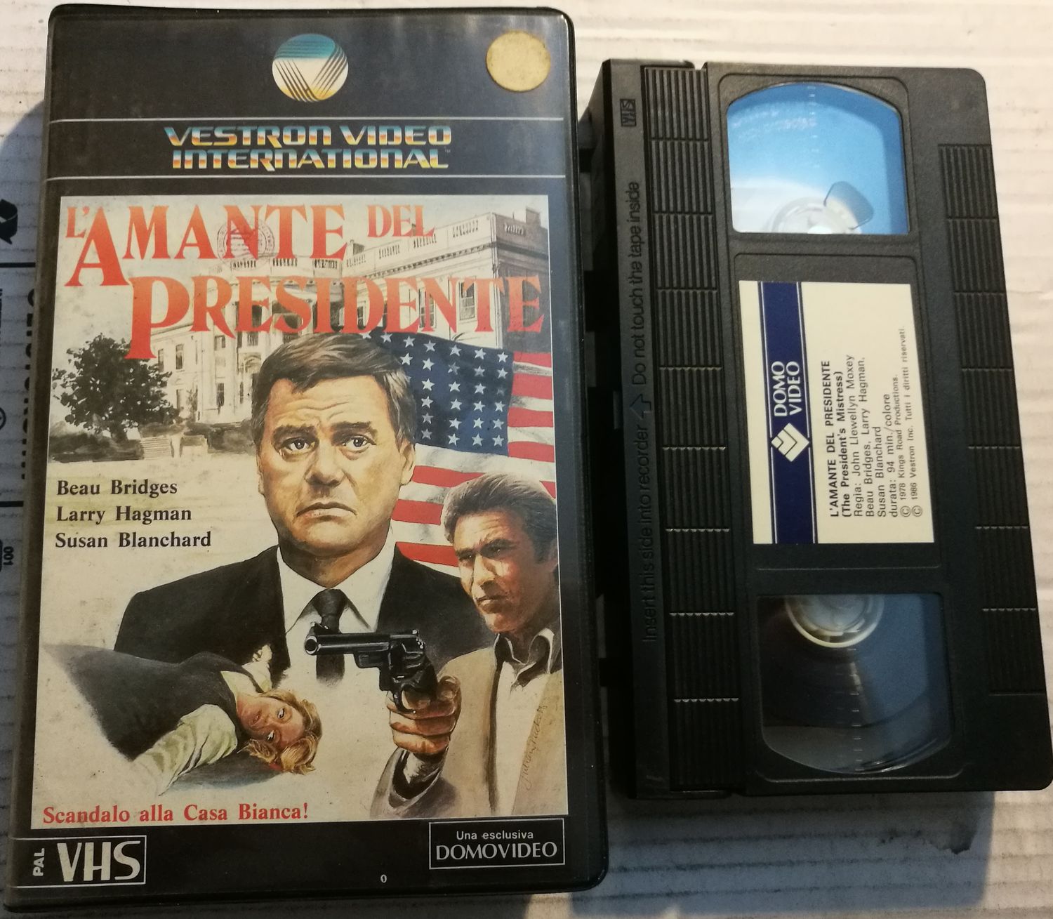 TeknoFilm - VHS – L'AMANTE DEL PRESIDENTE di John Llewellyn Moxey (1978) - DOMOVIDEO (INEDITO IN DVD) TeknoFilm - VHS – L'AMANTE DEL PRESIDENTE di John Llewellyn Moxey (1978) - DOMOVIDEO (INEDITO IN DVD)