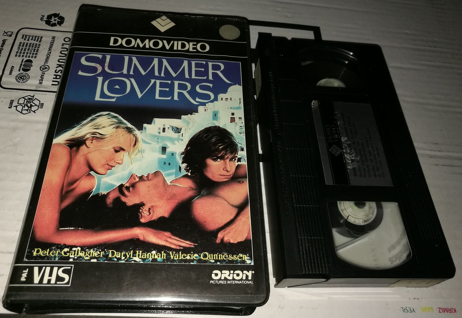TeknoFilm - VHS – SUMMER LOVERS di Randal Kleiser (1982) - DOMOVIDEO (INEDITO IN DVD) TeknoFilm - VHS – SUMMER LOVERS di Randal Kleiser (1982) - DOMOVIDEO (INEDITO IN DVD)