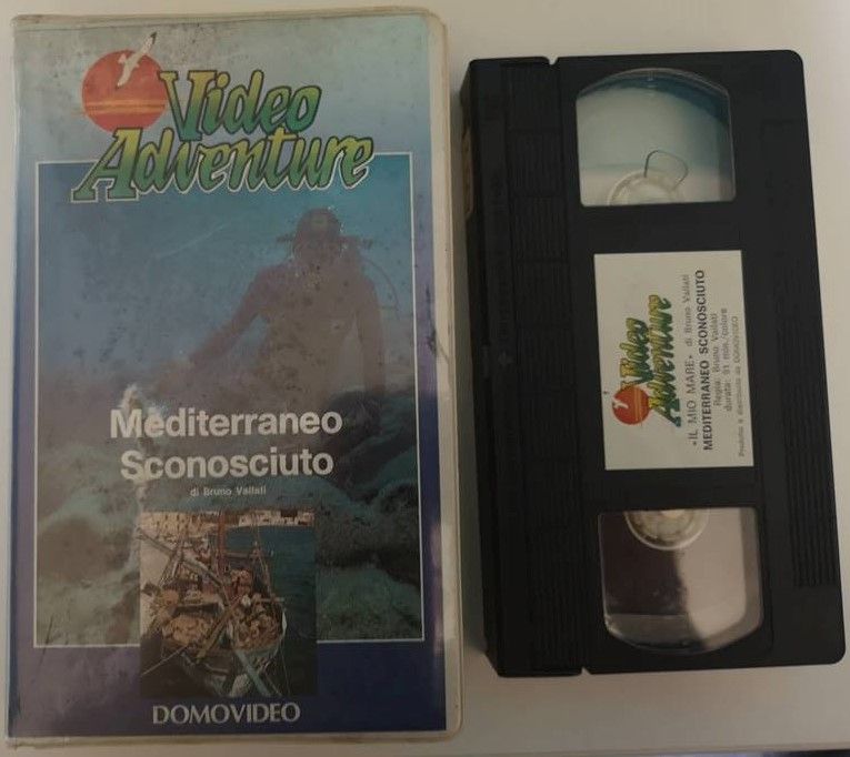 TeknoFilm - 4 VHS – VIDEO ADVENTURE 1 - Volume 1, 2, 3, 4 MEDITERRANEO SCONOSCIUTO, SEGRETI DEL MAR ROSSO, UOMINI E SQUALI, DESERTO BIANCO (1985) - DOMOVIDEO (INEDITO IN DVD) TeknoFilm - 4 VHS – VIDEO ADVENTURE 1 - Volume 1, 2, 3, 4 MEDITERRANEO SCONOSCIUTO, SEGRETI DEL MAR ROSSO, UOMINI E SQUALI, DESERTO BIANCO (1985) - DOMOVIDEO (INEDITO IN DVD)