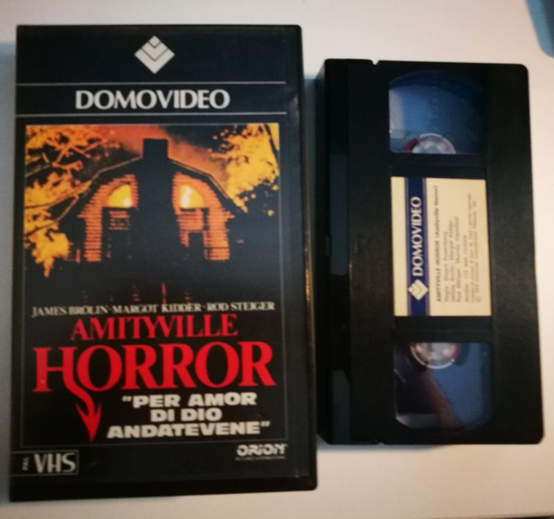 TeknoFilm - VHS – AMITYVILLE HORROR di Stuart Rosenberg (1979) - DOMOVIDEO TeknoFilm - VHS – AMITYVILLE HORROR di Stuart Rosenberg (1979) - DOMOVIDEO