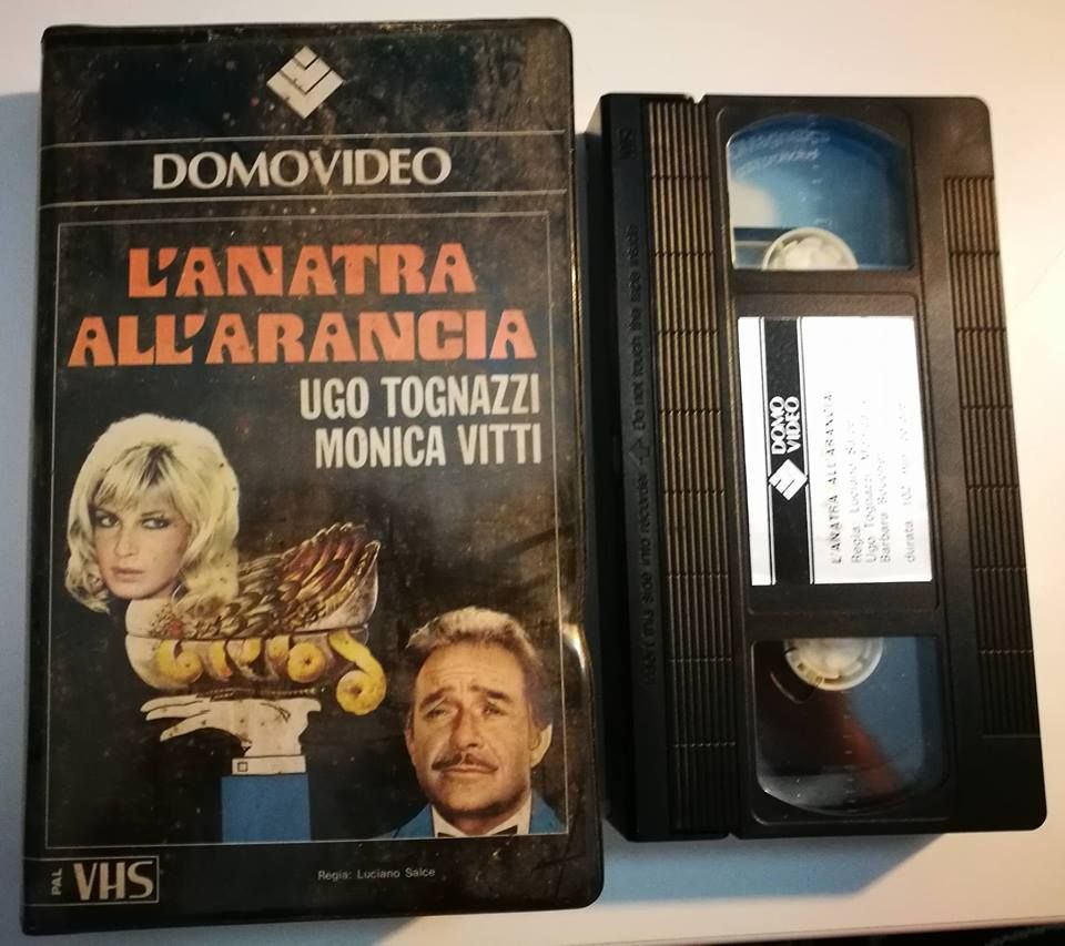 TeknoFilm - VHS – L'ANATRA ALL'ARANCIA di Luciano Salce (1975) - DOMOVIDEO TeknoFilm - VHS – L'ANATRA ALL'ARANCIA di Luciano Salce (1975) - DOMOVIDEO