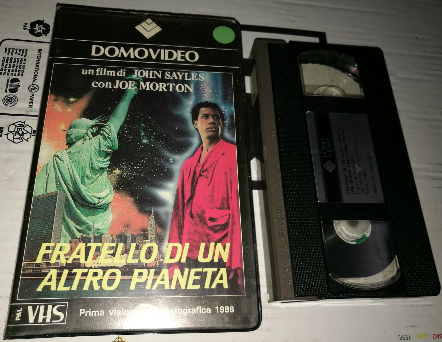TeknoFilm - VHS – FRATELLO DI UN ALTRO PIANETA di John Sayles (1984) - DOMOVIDEO TeknoFilm - VHS – FRATELLO DI UN ALTRO PIANETA di John Sayles (1984) - DOMOVIDEO