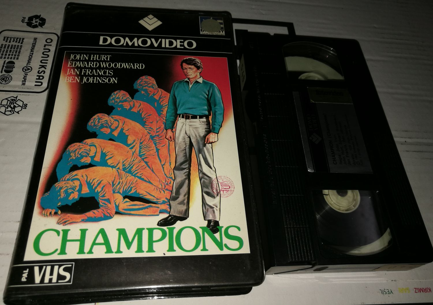TeknoFilm - VHS – CHAMPIONS di John Irvin (1984) - DOMOVIDEO TeknoFilm - VHS – CHAMPIONS di John Irvin (1984) - DOMOVIDEO
