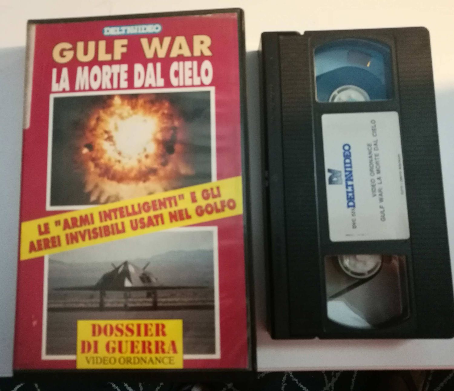 TeknoFilm - VHS – GULF WAR (GUERRA NEL GOLFO) - LA MORTE DAL CIELO (1990) - DELTAVIDEO (INEDITO IN DVD) TeknoFilm - VHS – GULF WAR (GUERRA NEL GOLFO) - LA MORTE DAL CIELO (1990) - DELTAVIDEO (INEDITO IN DVD)