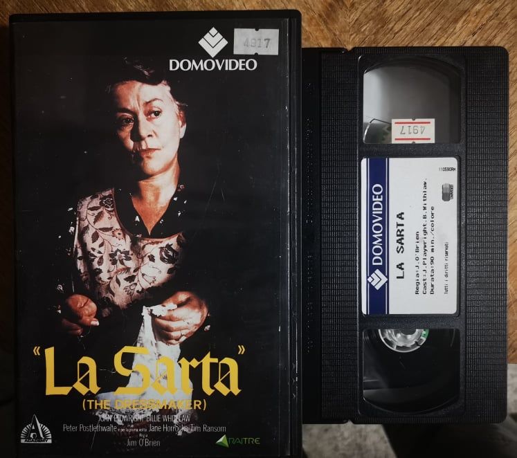 TeknoFilm - VHS – LA SARTA di Jim O'Brien (1988) - DOMOVIDEO (INEDITO IN DVD) TeknoFilm - VHS – LA SARTA di Jim O'Brien (1988) - DOMOVIDEO (INEDITO IN DVD)