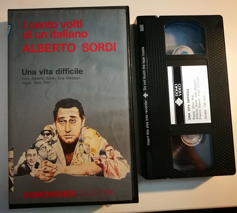 TeknoFilm - VHS – UNA VITA DIFFICILE di Dino Risi (1961) - DOMOVIDEO TeknoFilm - VHS – UNA VITA DIFFICILE di Dino Risi (1961) - DOMOVIDEO