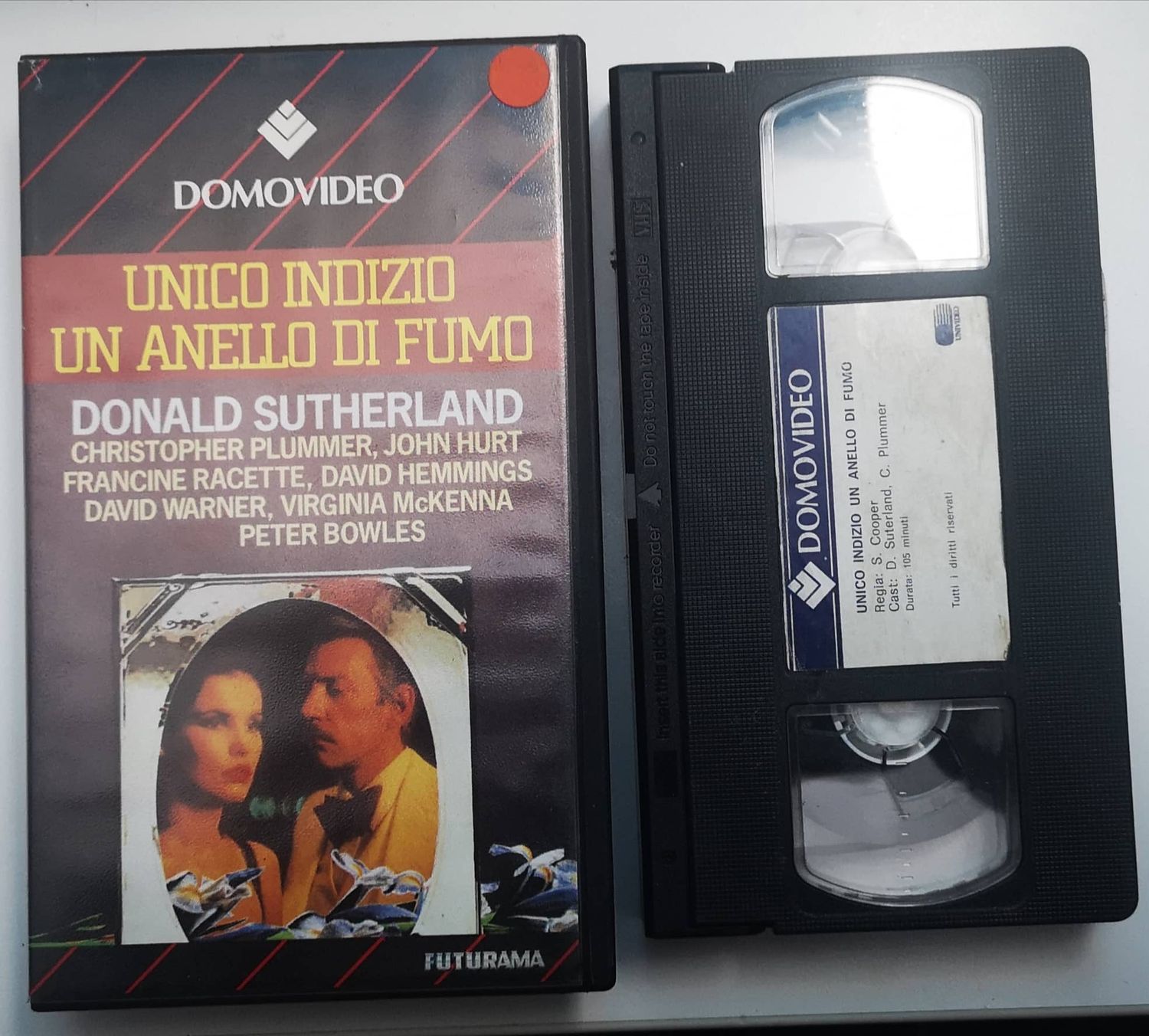 TeknoFilm - VHS – UNICO INDIZIO UN ANELLO DI FUMO di Stuart Cooper (1977) - DOMOVIDEO TeknoFilm - VHS – UNICO INDIZIO UN ANELLO DI FUMO di Stuart Cooper (1977) - DOMOVIDEO