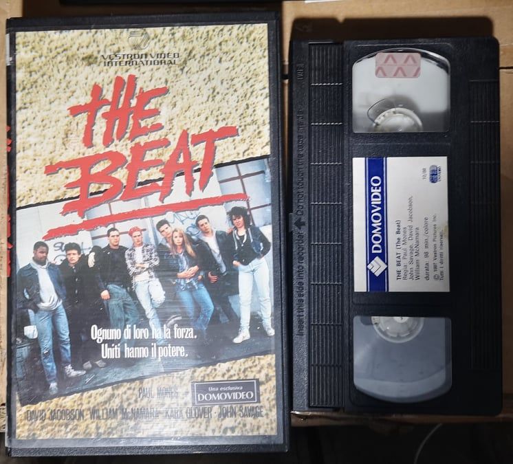 TeknoFilm - VHS – VIOLENZA ALLA DERIVA - THE BEAT di Paul Mones (1987) - DOMOVIDEO (INEDITO IN DVD) TeknoFilm - VHS – VIOLENZA ALLA DERIVA - THE BEAT di Paul Mones (1987) - DOMOVIDEO (INEDITO IN DVD)