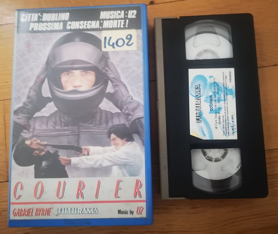 TeknoFilm - VHS – THE COURIER - IL CORRIERE di Frank Deasy e Joe Lee (1987) - FUTURAMA (INEDITO IN DVD) TeknoFilm - VHS – THE COURIER - IL CORRIERE di Frank Deasy e Joe Lee (1987) - FUTURAMA (INEDITO IN DVD)